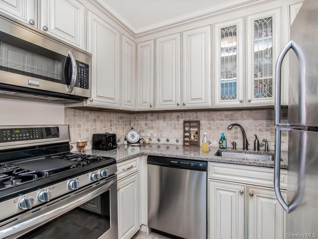 #11 photo, 23 Water Grant Street, 纽约州 Yonkers , NY 10701