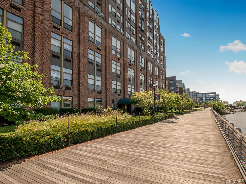 #3 photo, 23 Water Grant Street, 纽约州 Yonkers , NY 10701