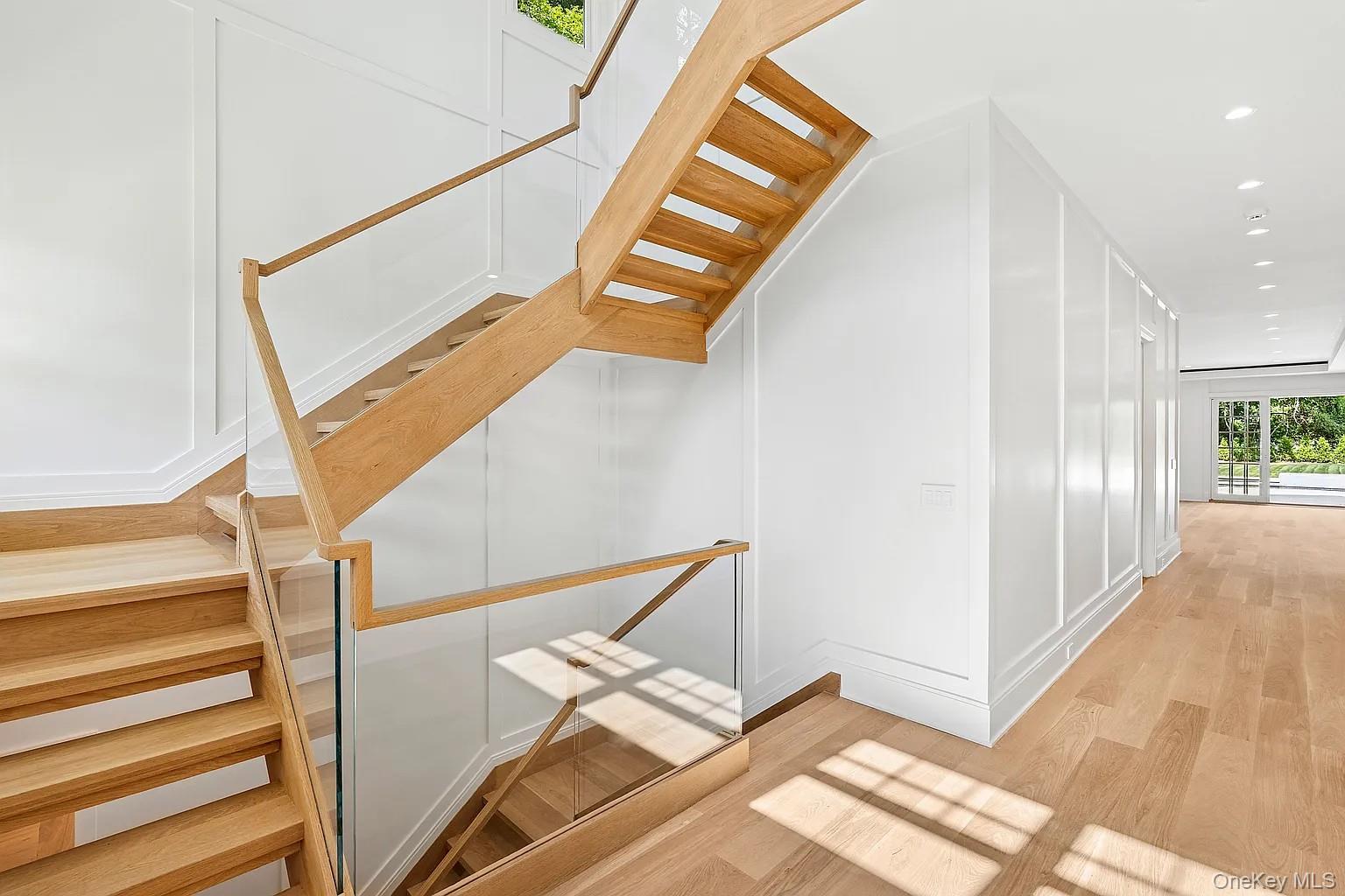 #10 photo, 69 Halsey Street, サフォーク郡 Southampton , NY 11968