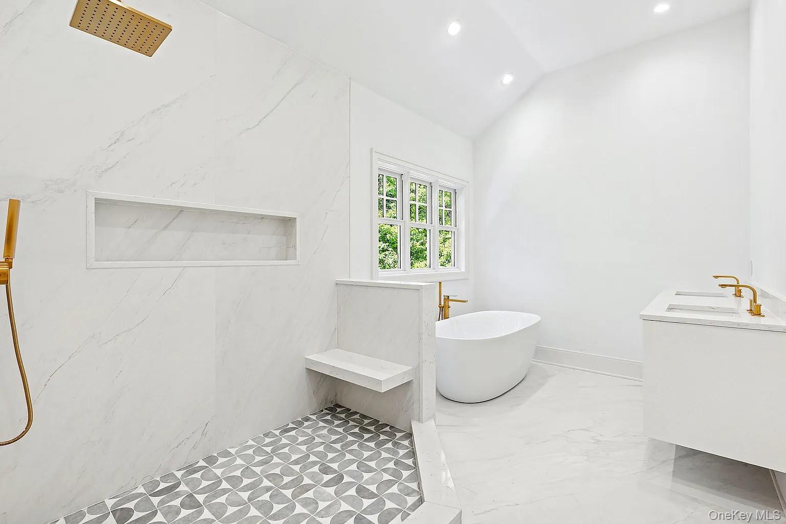 #14 photo, 69 Halsey Street, サフォーク郡 Southampton , NY 11968