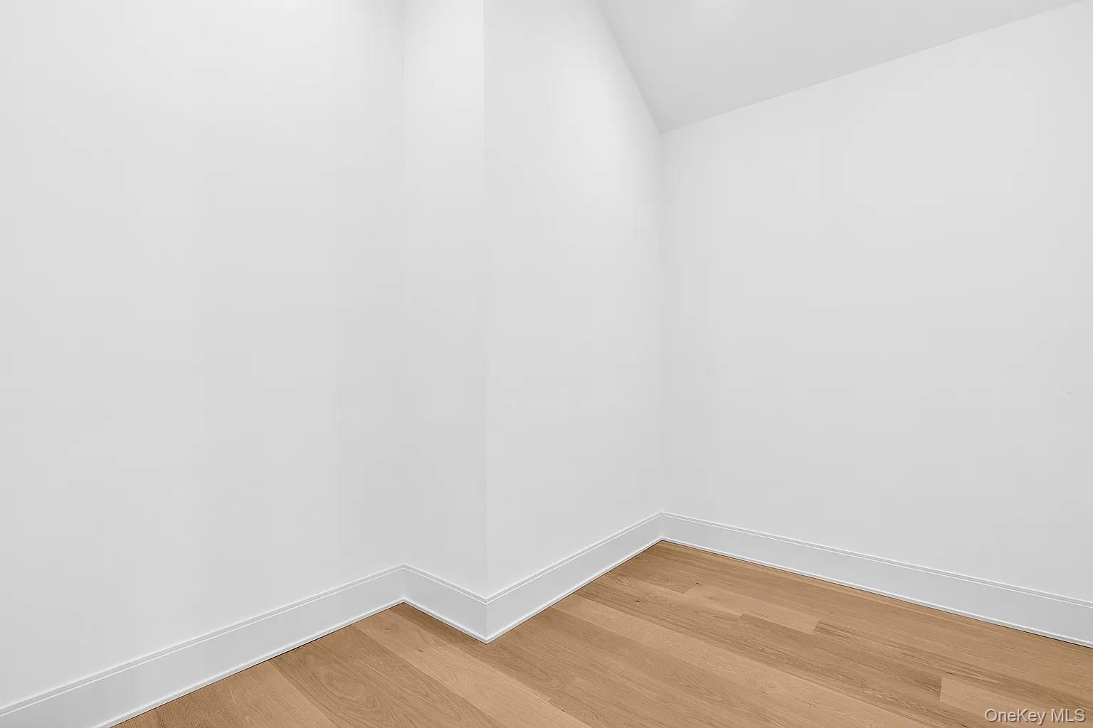 #15 photo, 69 Halsey Street, サフォーク郡 Southampton , NY 11968