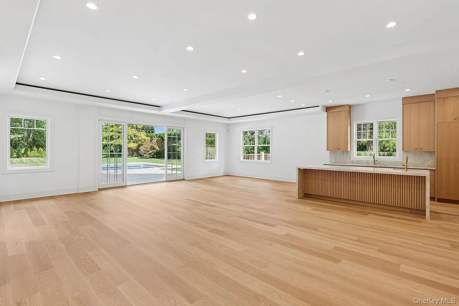 #7 photo, 69 Halsey Street, サフォーク郡 Southampton , NY 11968