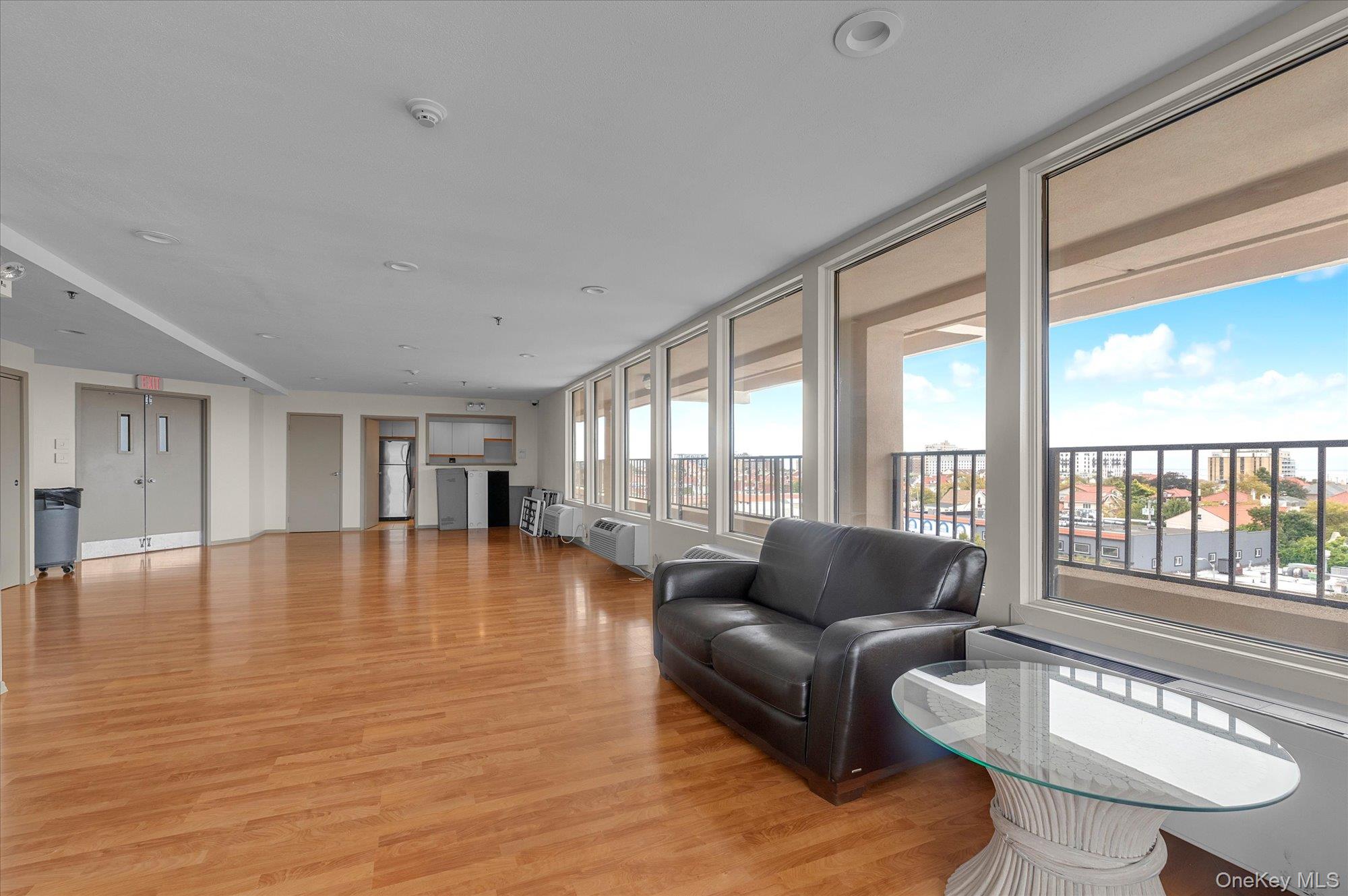 #19 photo, 235 W Park Avenue, ナッソー郡 Long Beach , NY 11561