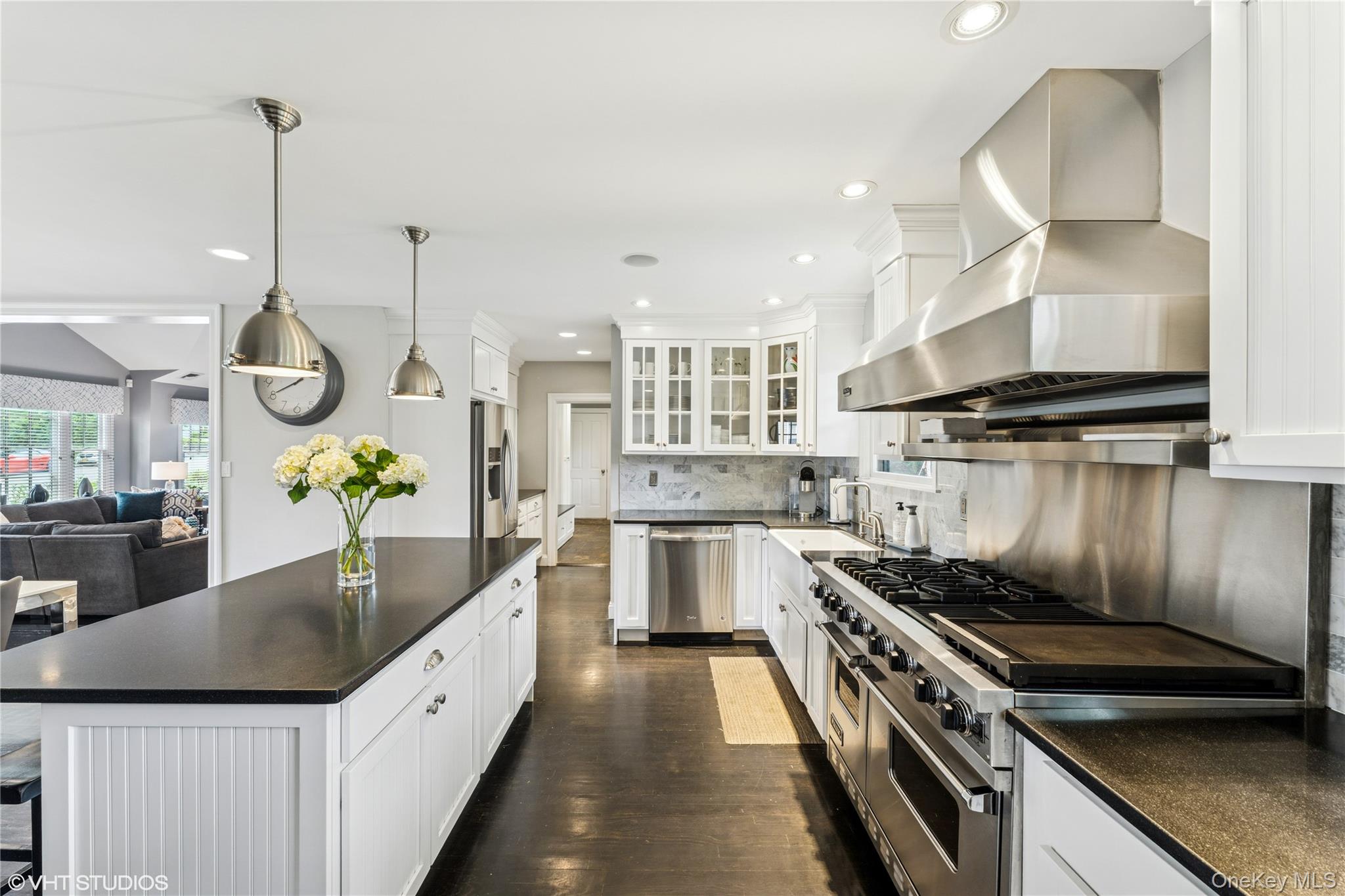 #5 photo, 15 Flamingo Road, नासाउ काउंटी East Hills , NY 11576