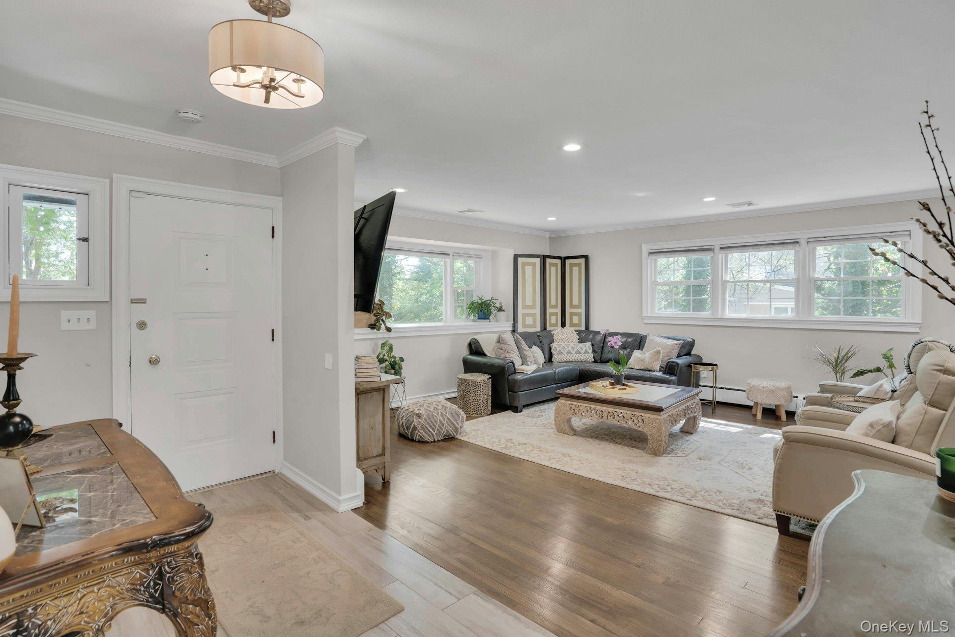 #4 photo, 169 Dix Hills Road, Dix Hills , NY 11746