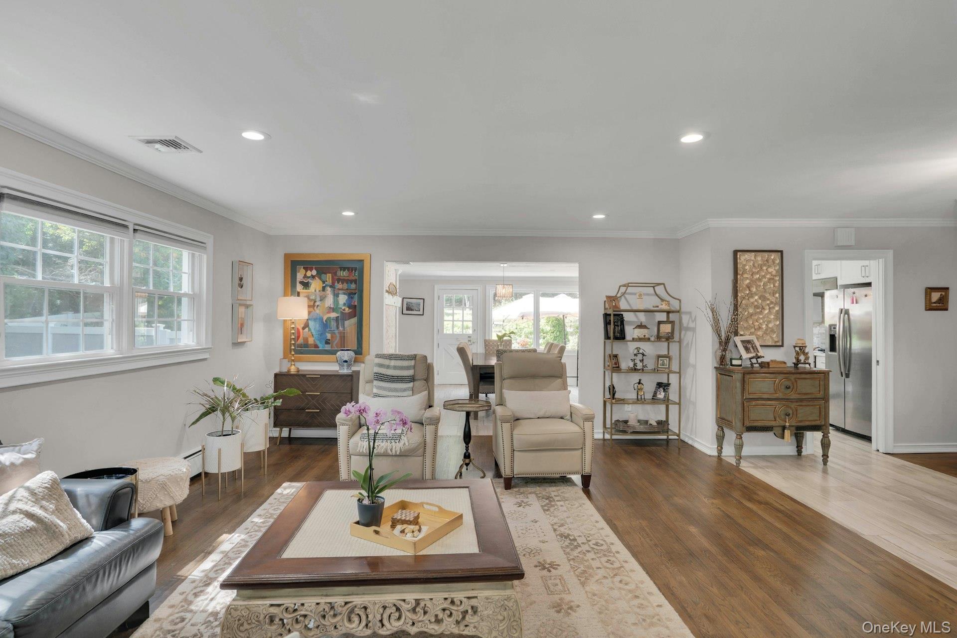 #9 photo, 169 Dix Hills Road, Dix Hills , NY 11746