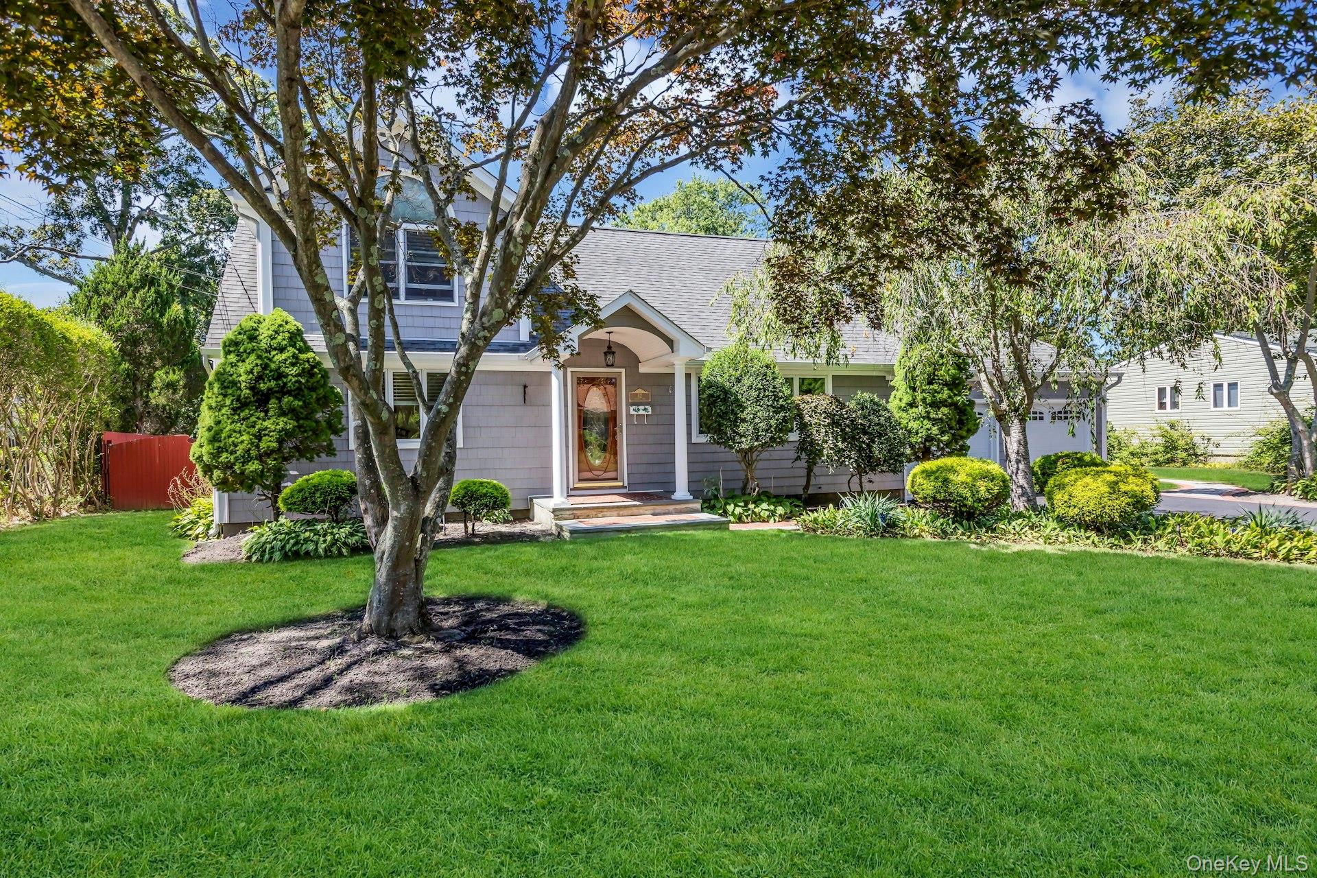 #1 photo, 42 Corey Avenue, सफ़ोक काउंटी Blue Point , NY 11715