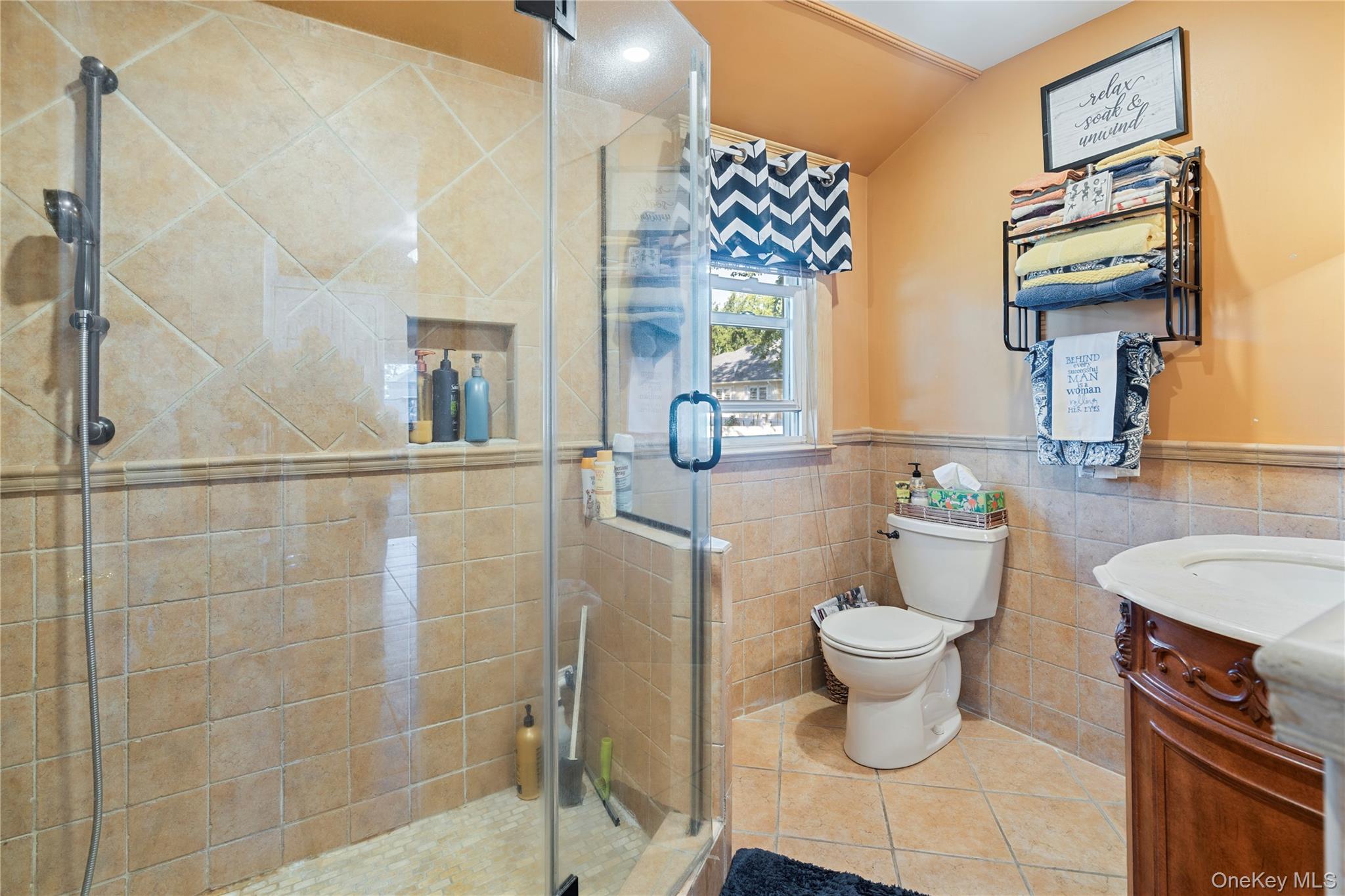 #11 photo, 197 S 4th Street, Lindenhurst , NY 11757