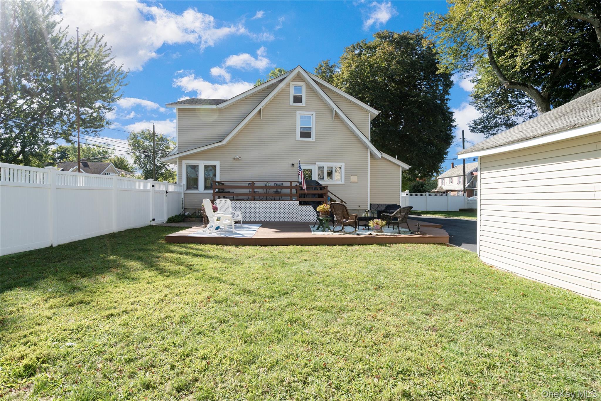 #20 photo, 197 S 4th Street, Lindenhurst , NY 11757