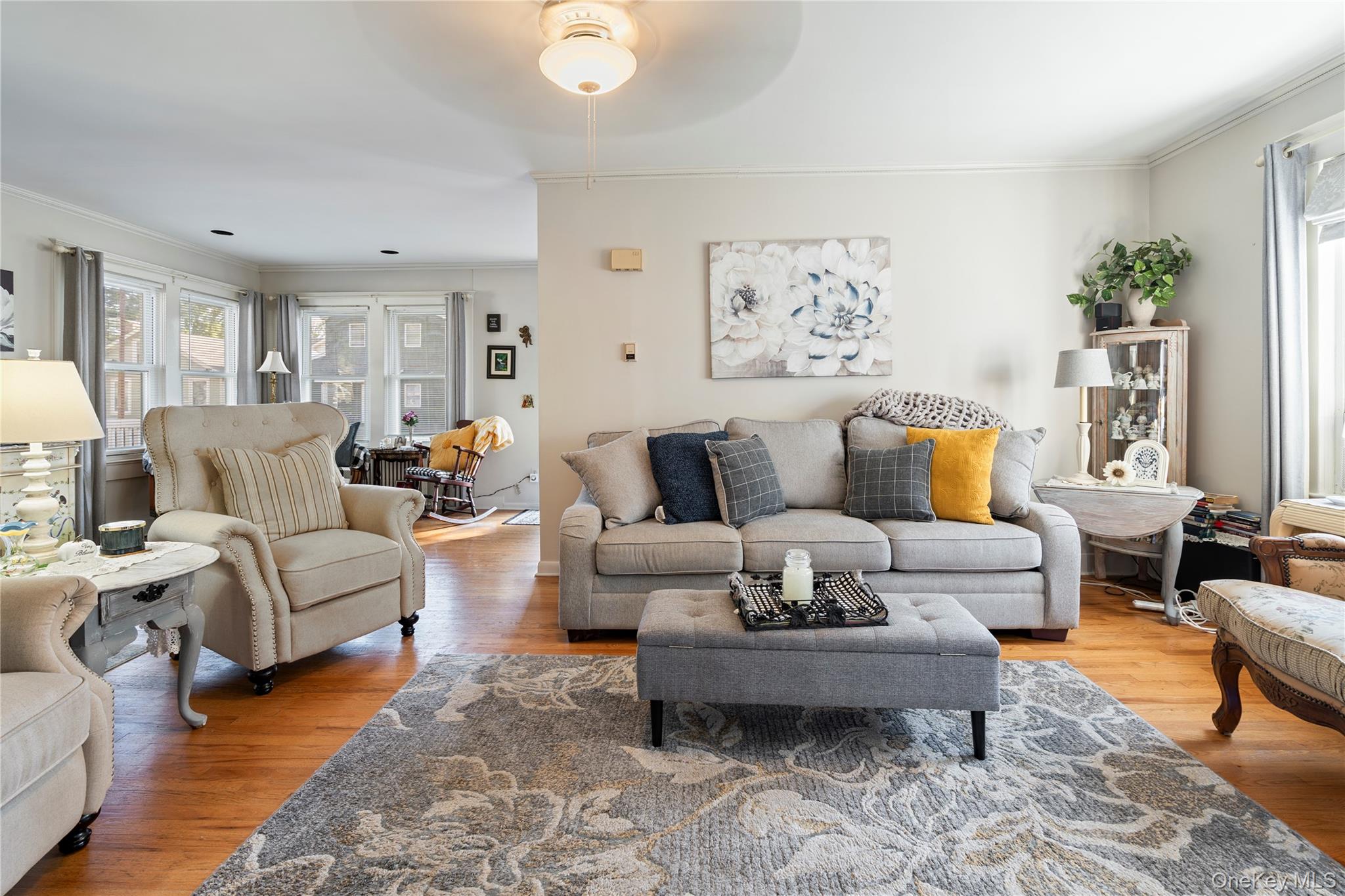 #8 photo, 197 S 4th Street, Lindenhurst , NY 11757