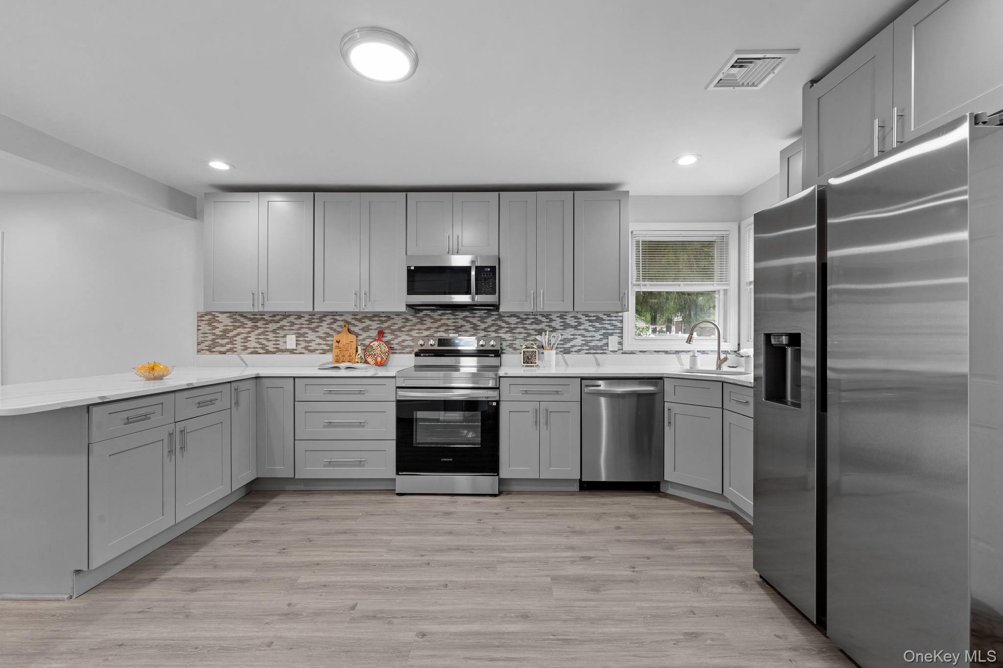 #10 photo, 549 Emerson Avenue, Baldwin , NY 11510