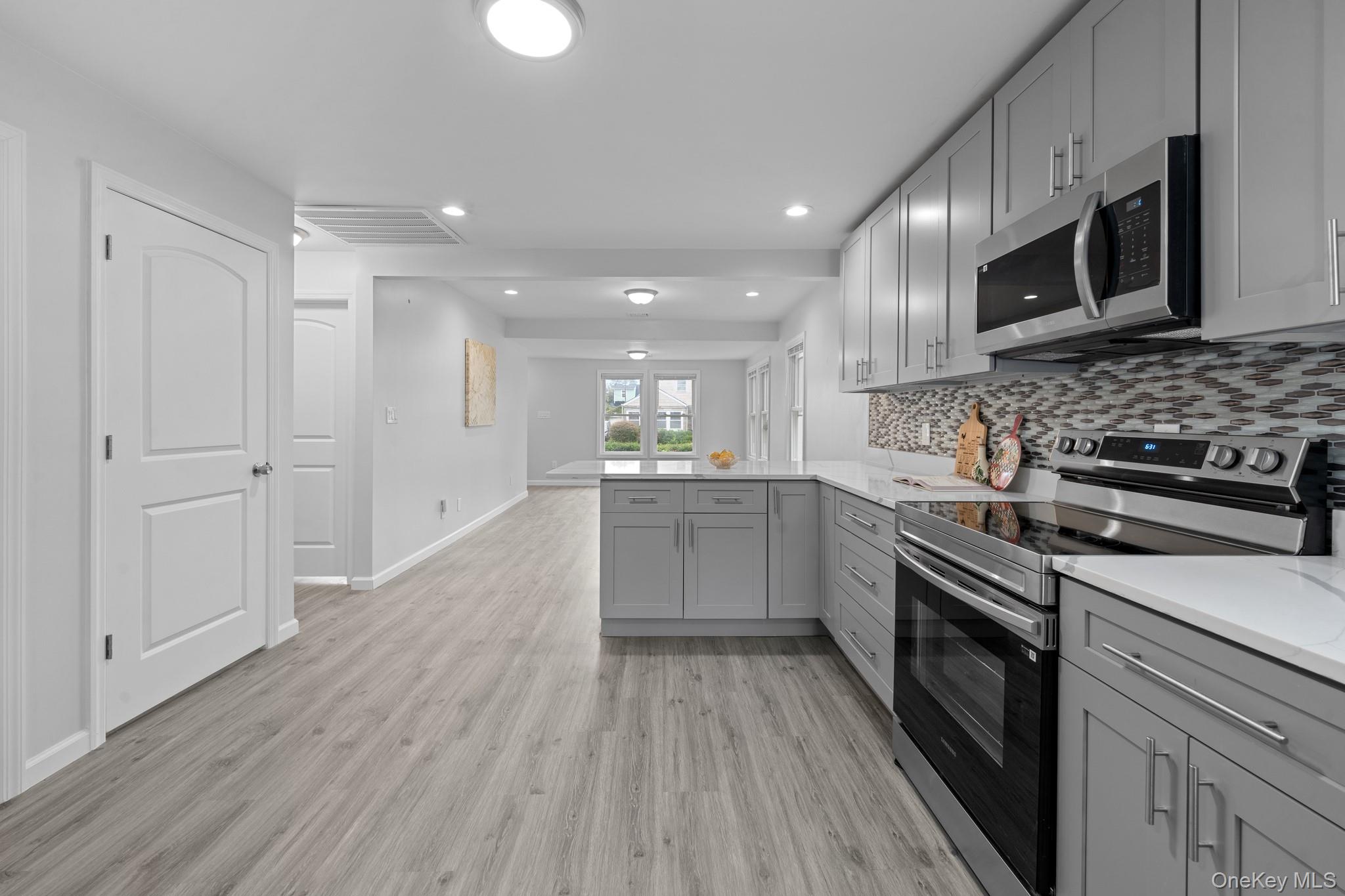 #13 photo, 549 Emerson Avenue, Baldwin , NY 11510