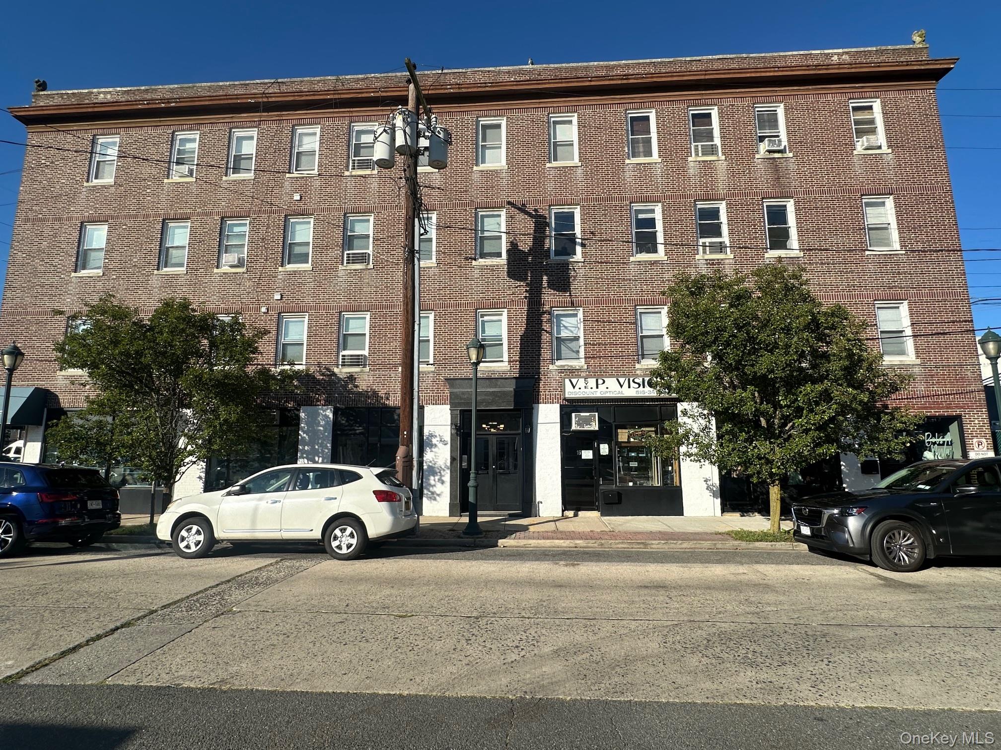 #1 photo, 16 New Street, ناسو Hewlett , NY 11557