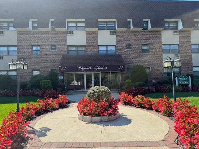 #1 photo, 25 Elizabeth Street, Farmingdale , NY 11735