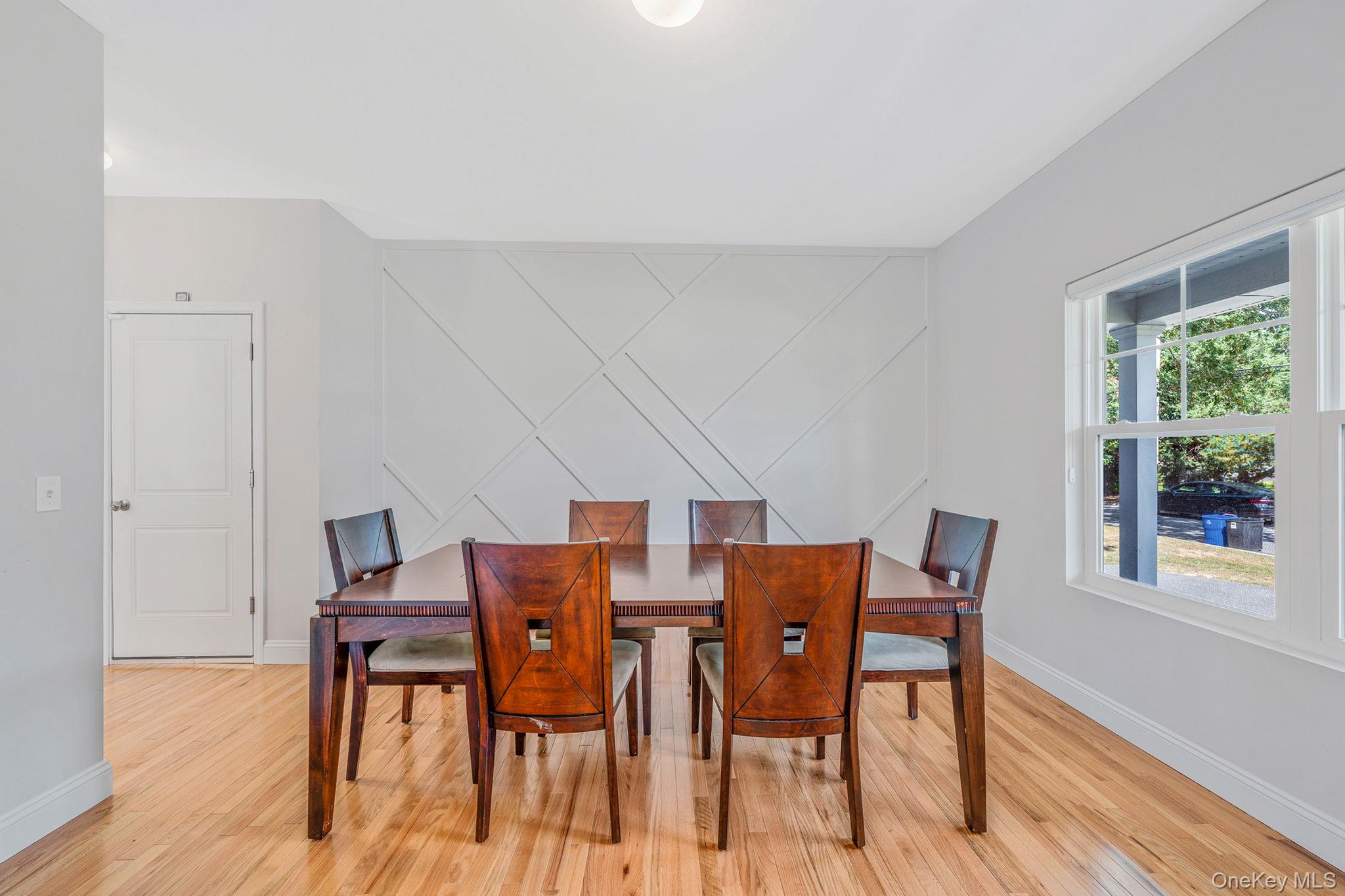 #11 photo, 164 Chestnut Street, Mount Sinai , NY 11766