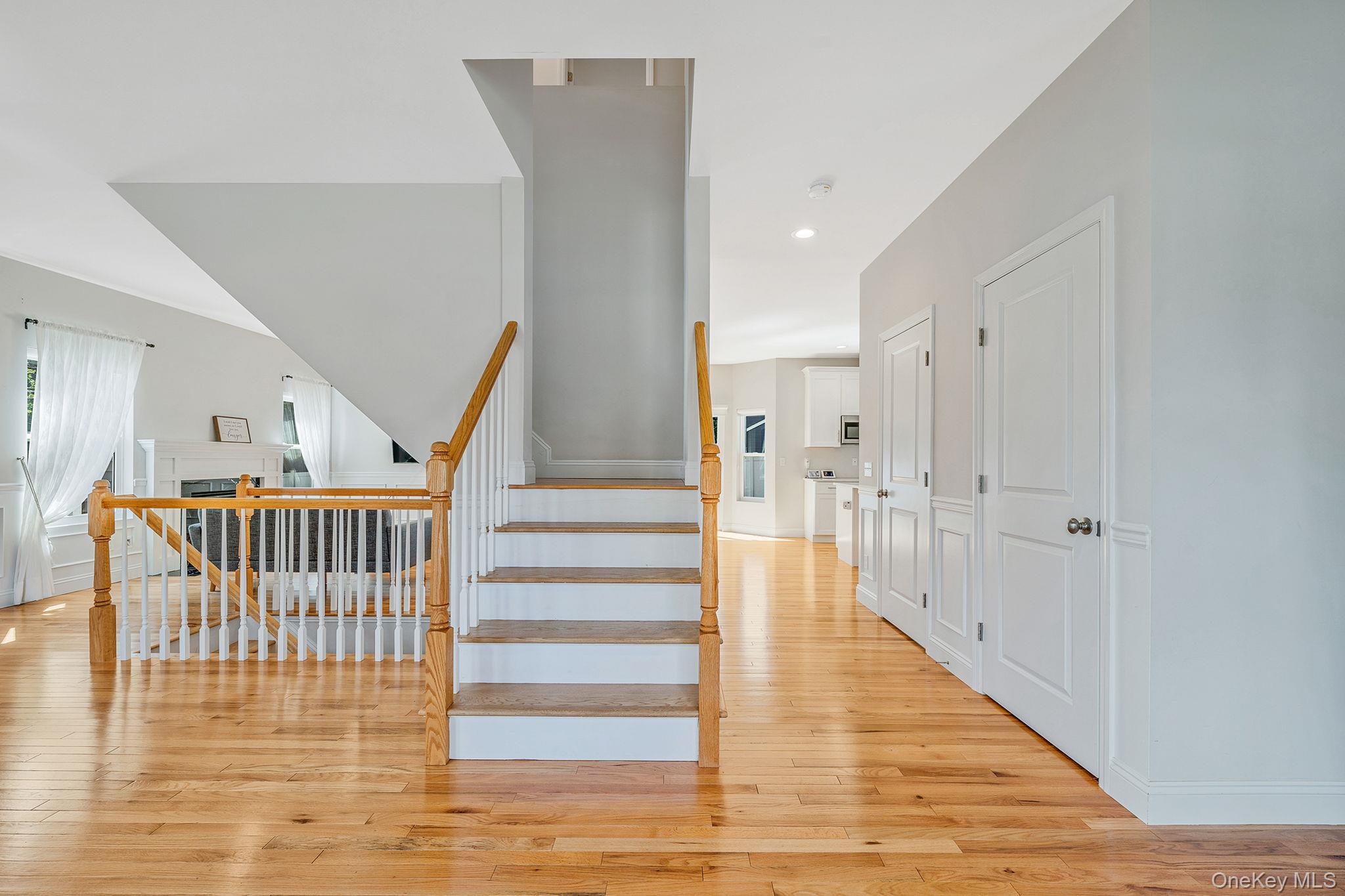 #3 photo, 164 Chestnut Street, Mount Sinai , NY 11766