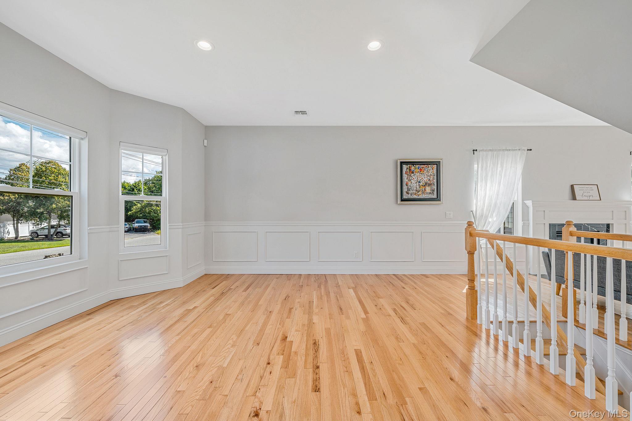 #4 photo, 164 Chestnut Street, Mount Sinai , NY 11766