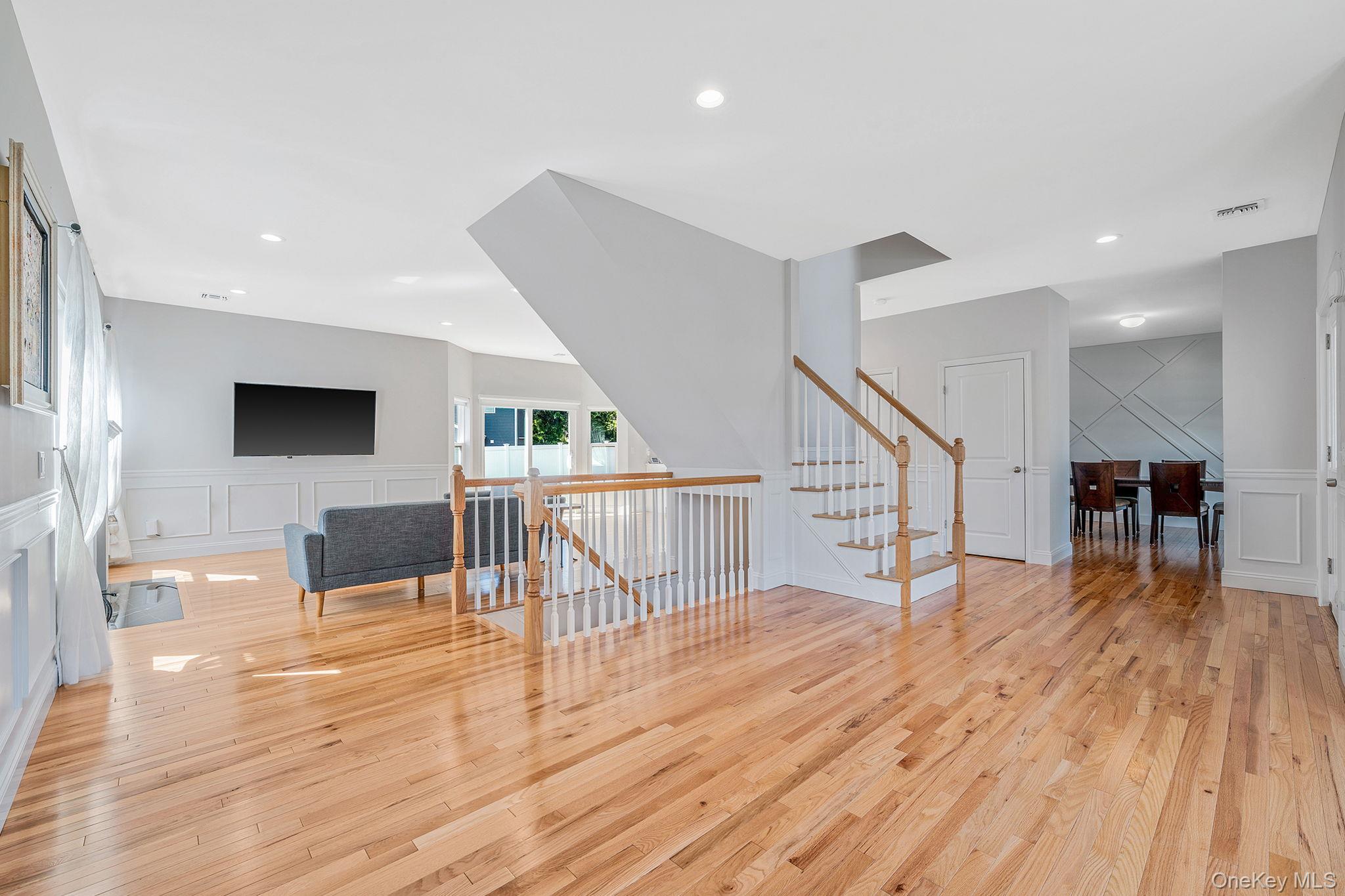 #5 photo, 164 Chestnut Street, Mount Sinai , NY 11766