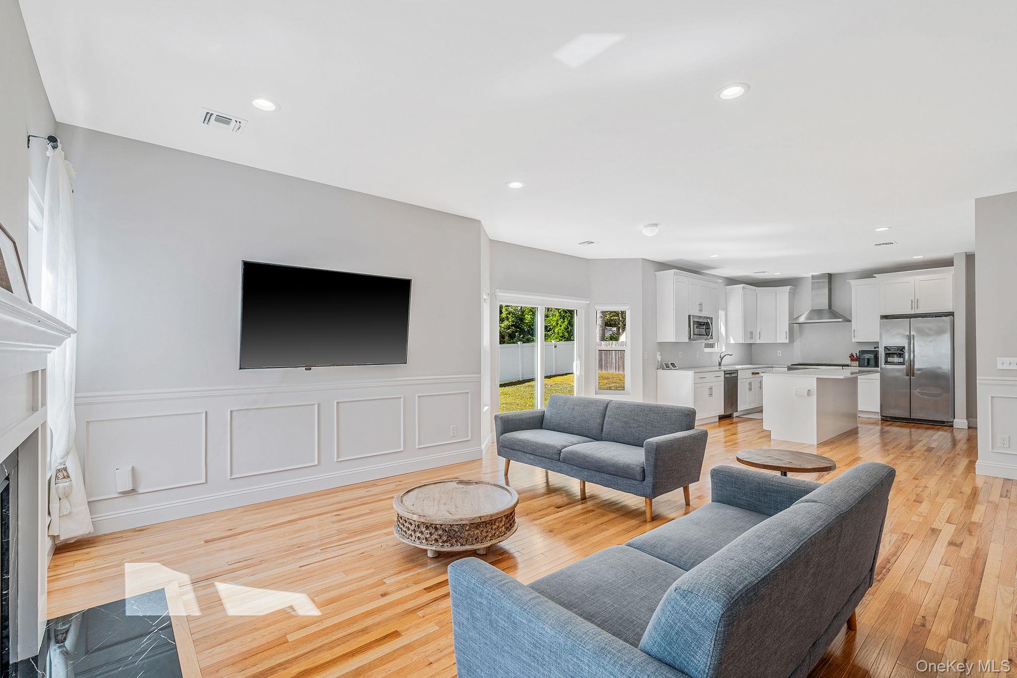 #6 photo, 164 Chestnut Street, Mount Sinai , NY 11766