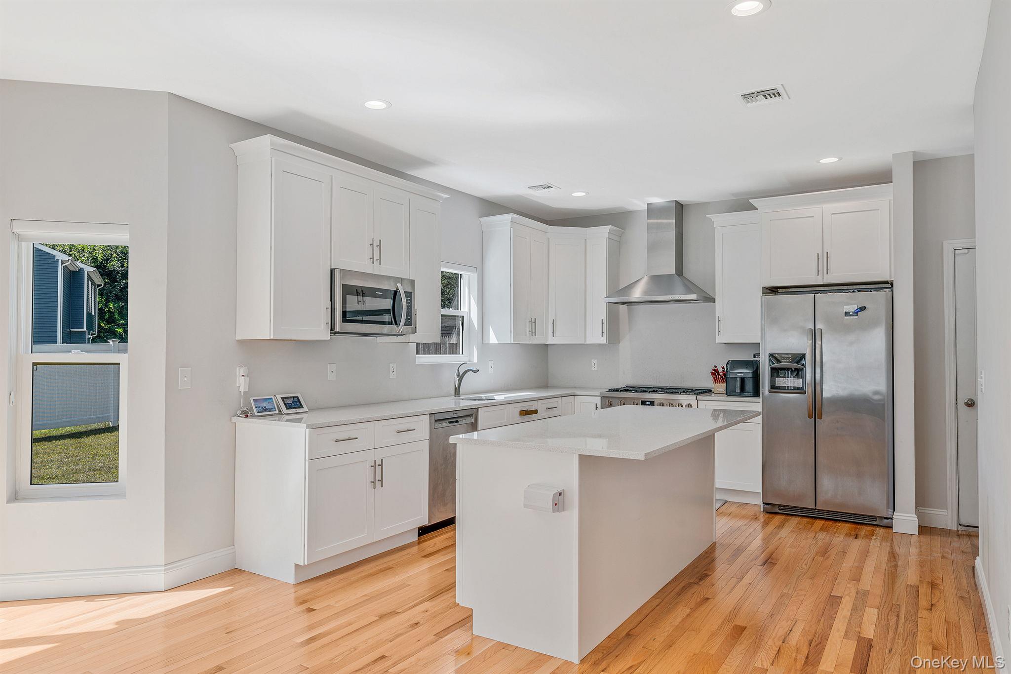 #8 photo, 164 Chestnut Street, Mount Sinai , NY 11766