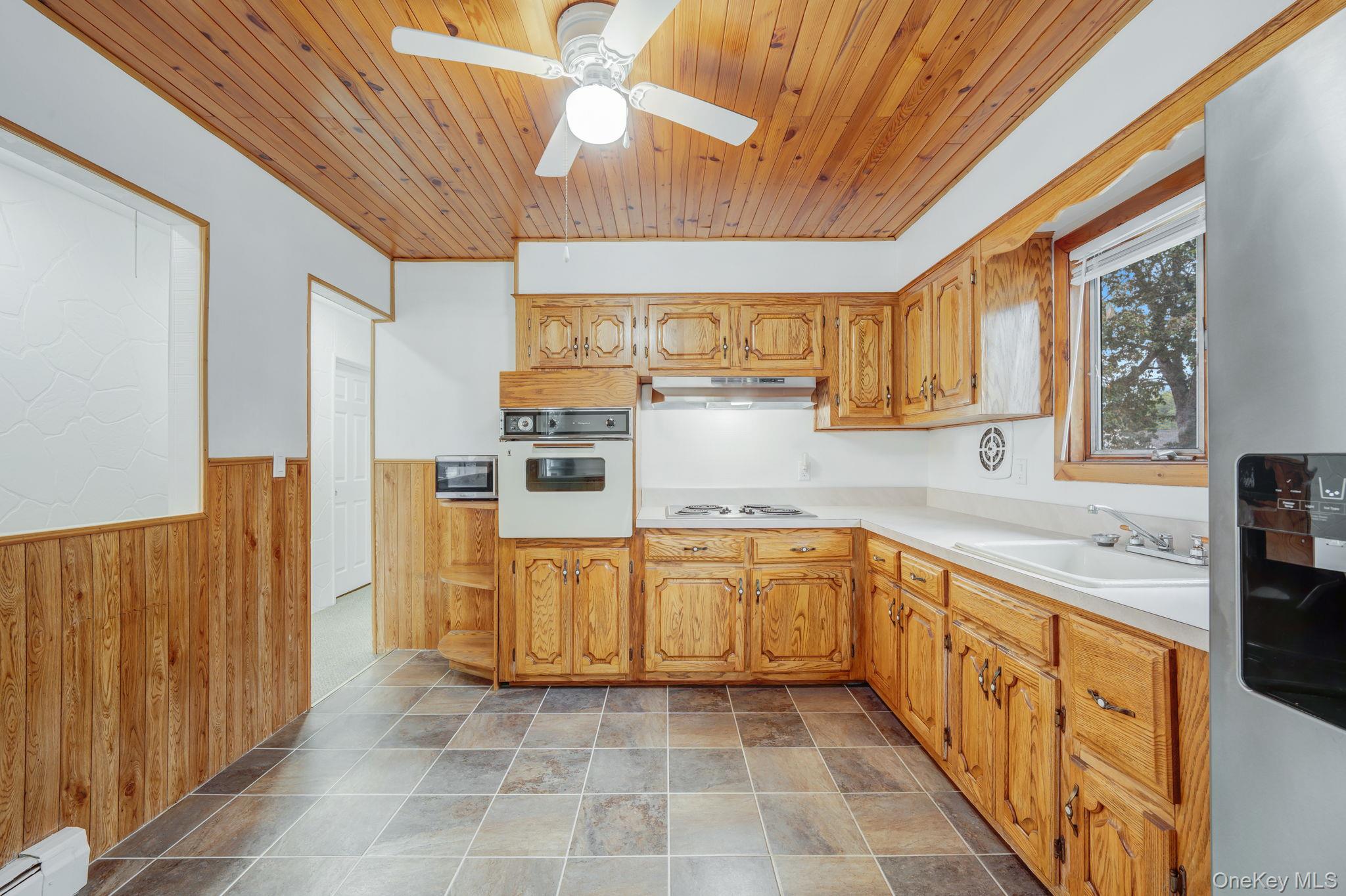 #19 photo, 813 Windmill Avenue, West Babylon , NY 11704