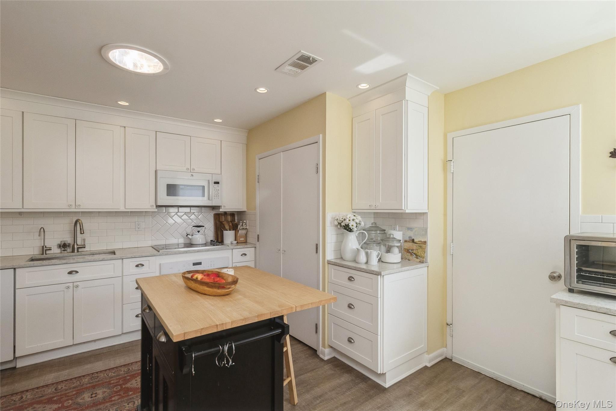 #5 photo, 155 Knolls Drive, サフォーク郡 Stony Brook , NY 11790