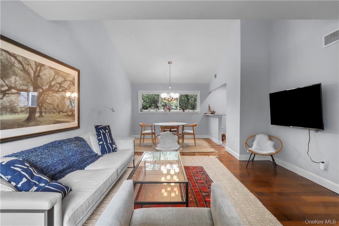 #3 photo, 208 Harris Road, Bedford Hills , NY 10507