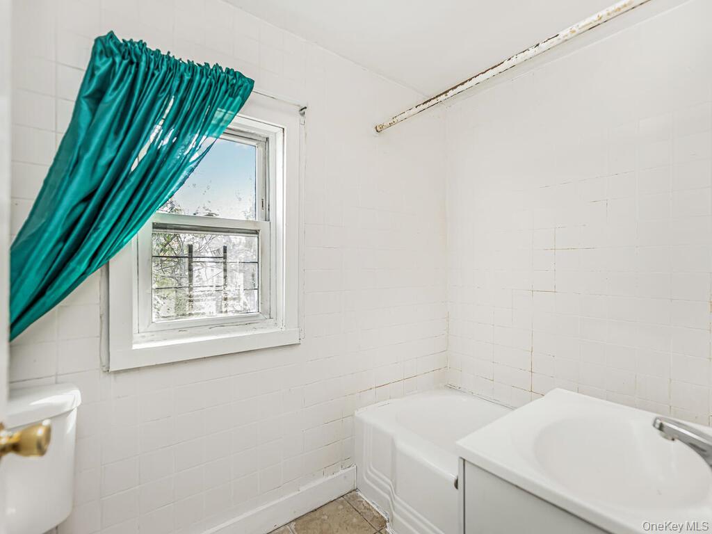 #10 photo, 557 S 5th Avenue, Mount Vernon , NY 10550