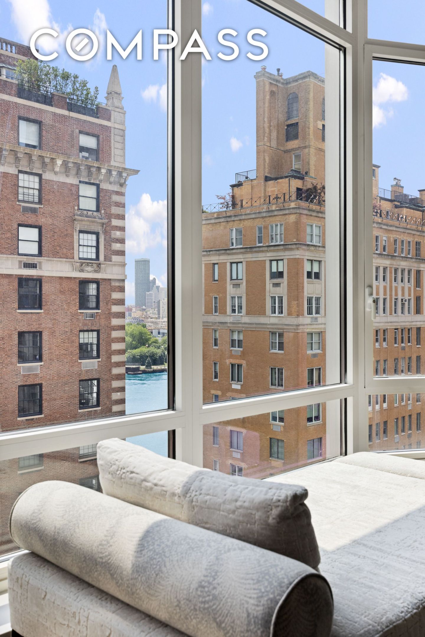 #5 photo, 20 E End Avenue, Upper East Side , NY 10028