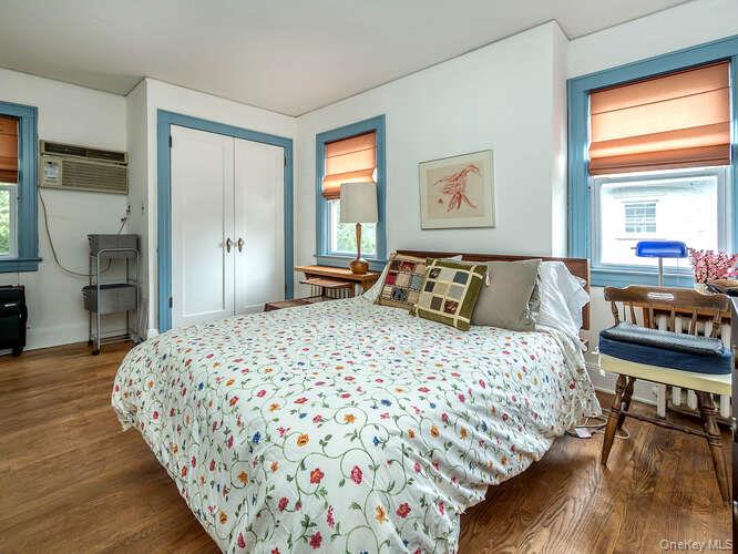 #17 photo, 6 4th Road, Great Neck , NY 11021