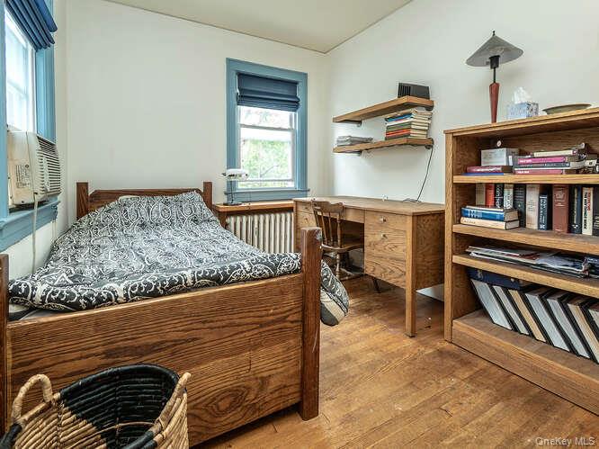 #19 photo, 6 4th Road, Great Neck , NY 11021