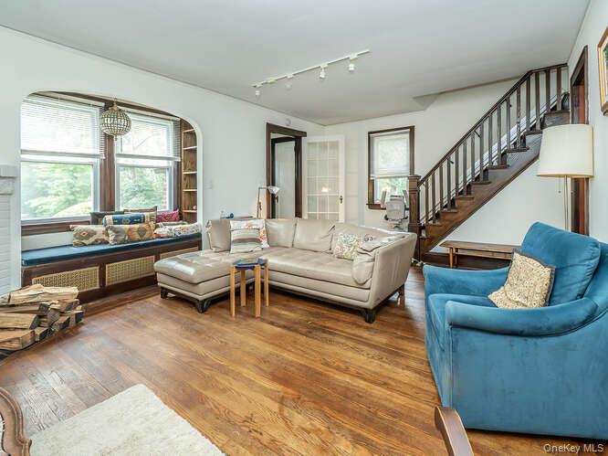 #7 photo, 6 4th Road, Great Neck , NY 11021