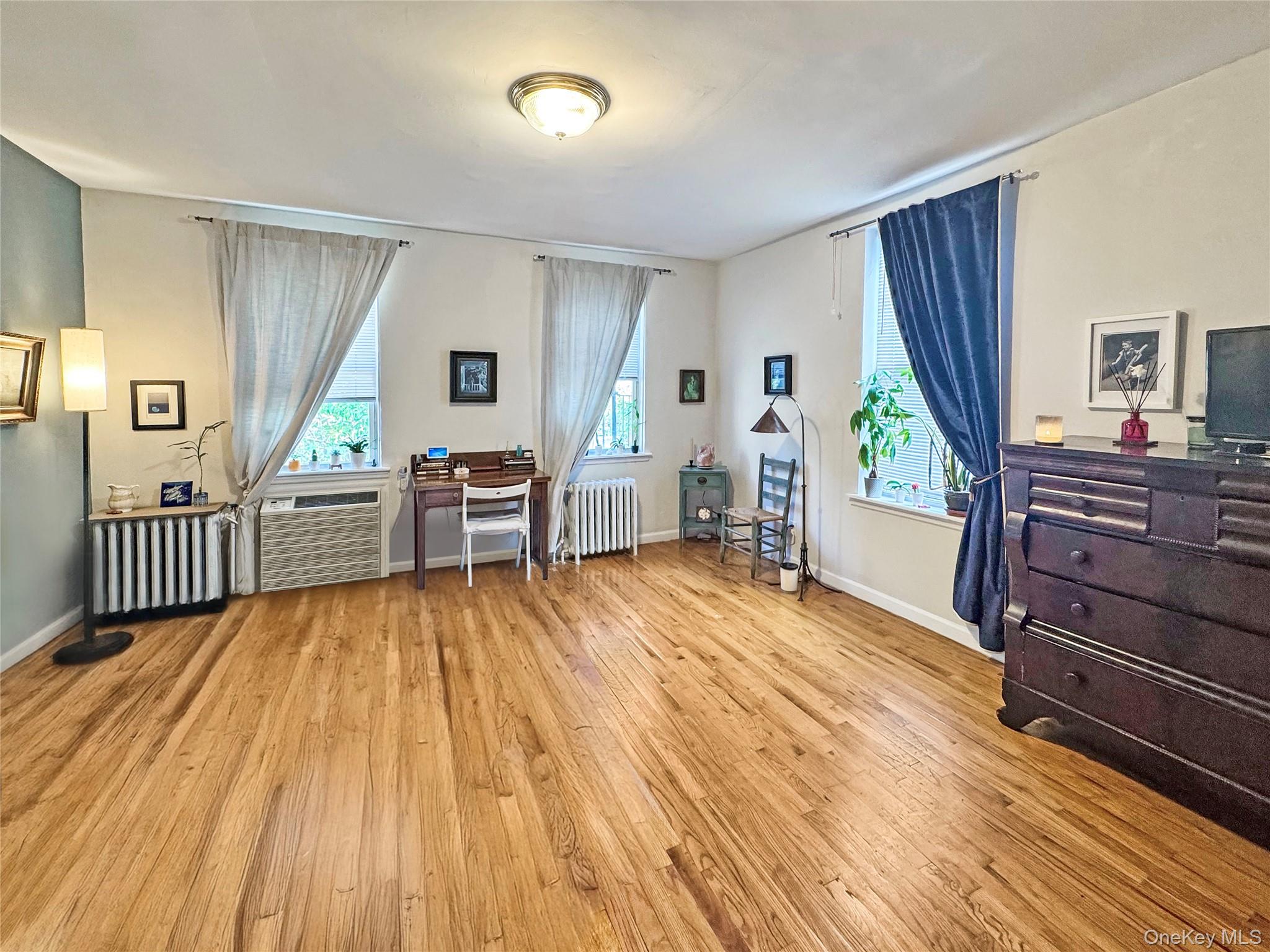 #10 photo, 2809 Ditmars Boulevard, Astoria , NY 11105