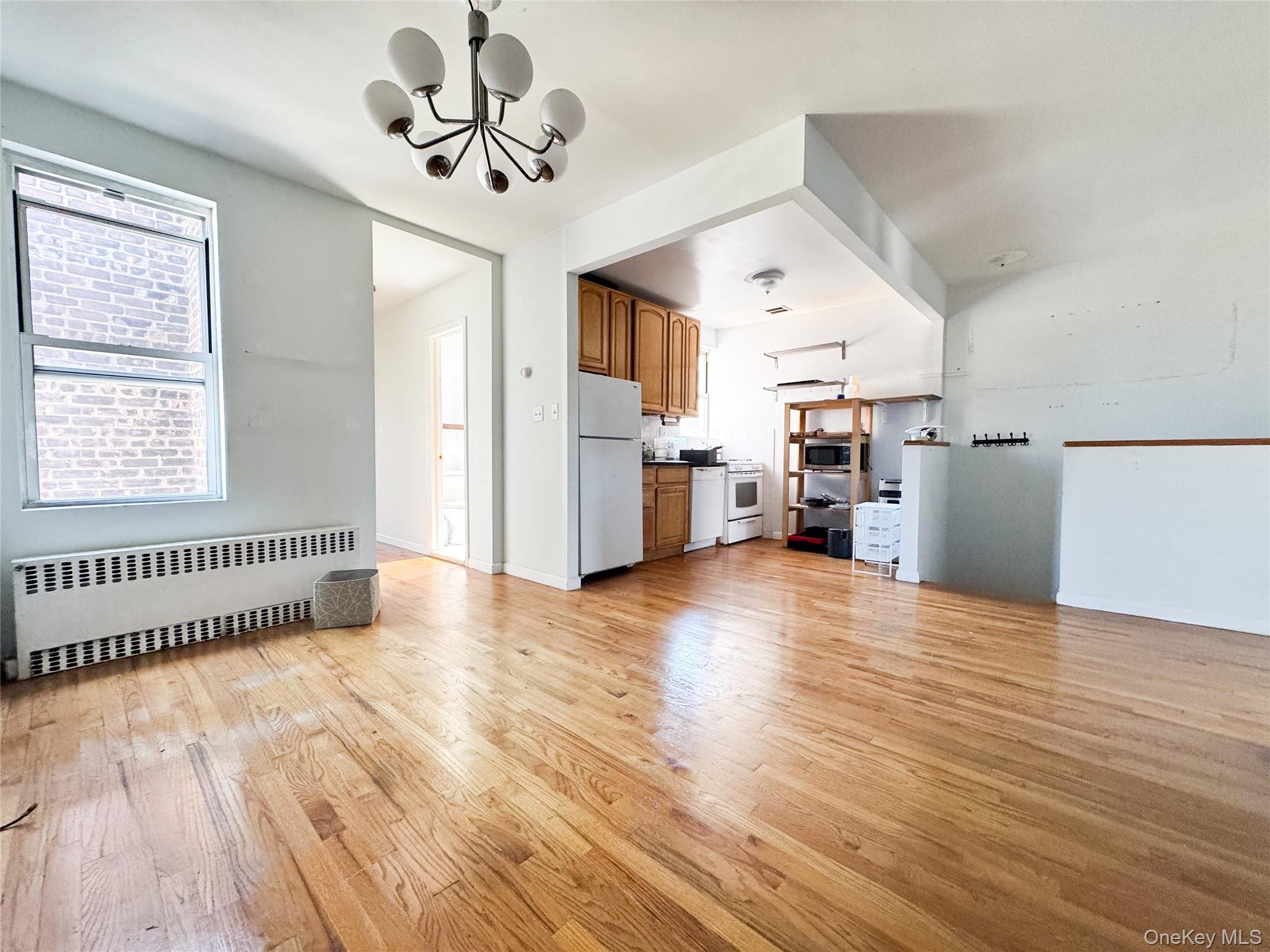 #13 photo, 2809 Ditmars Boulevard, Astoria , NY 11105