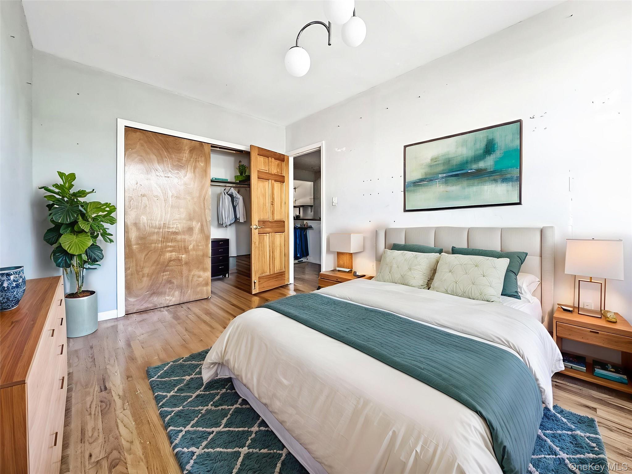 #4 photo, 2809 Ditmars Boulevard, Astoria , NY 11105