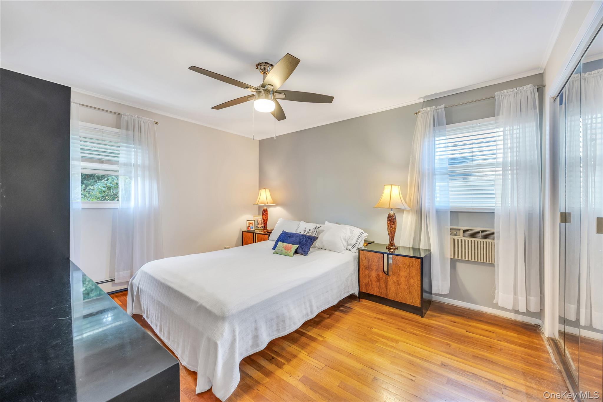 #10 photo, 10 Layton Avenue, Hicksville , NY 11801