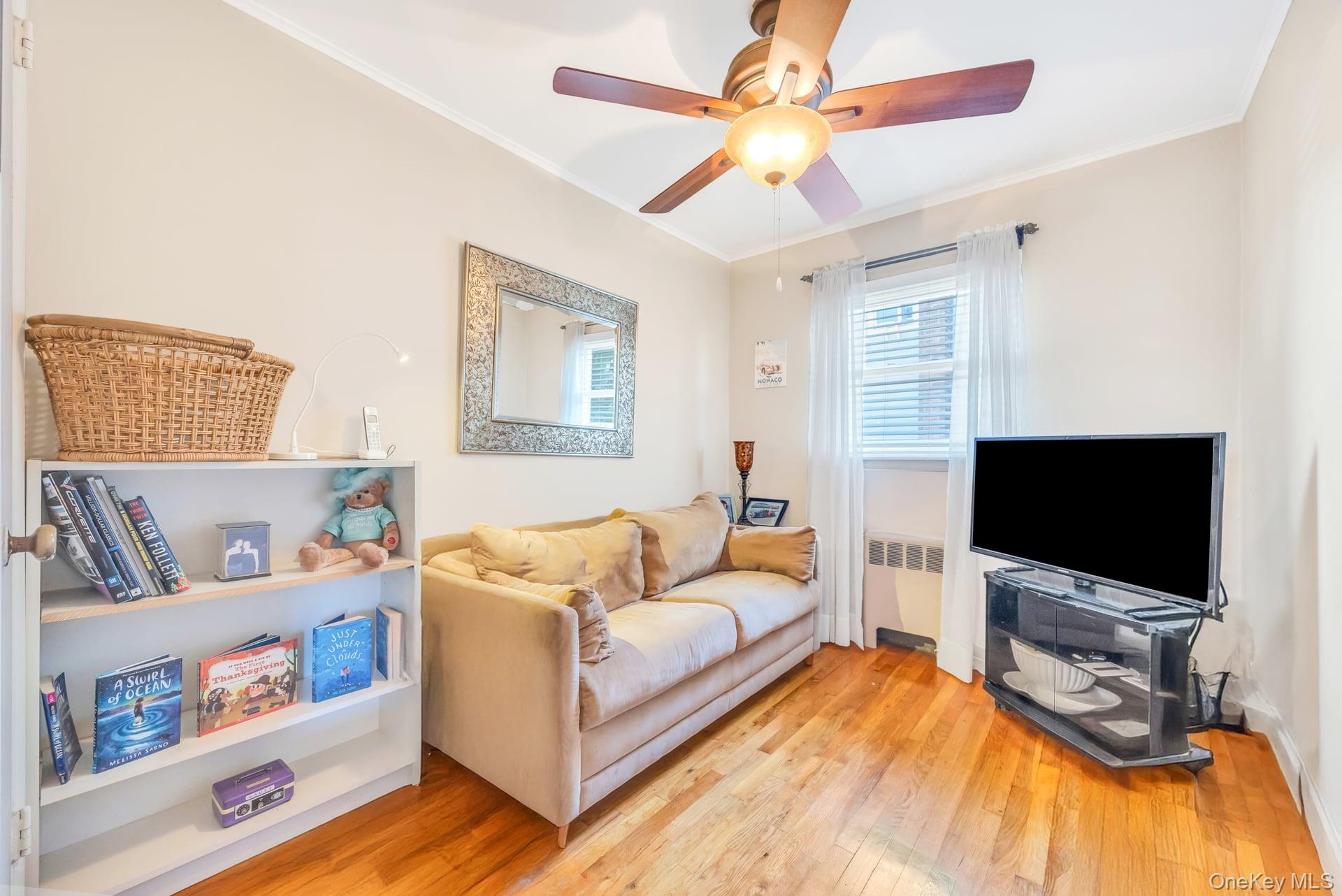 #13 photo, 10 Layton Avenue, Hicksville , NY 11801