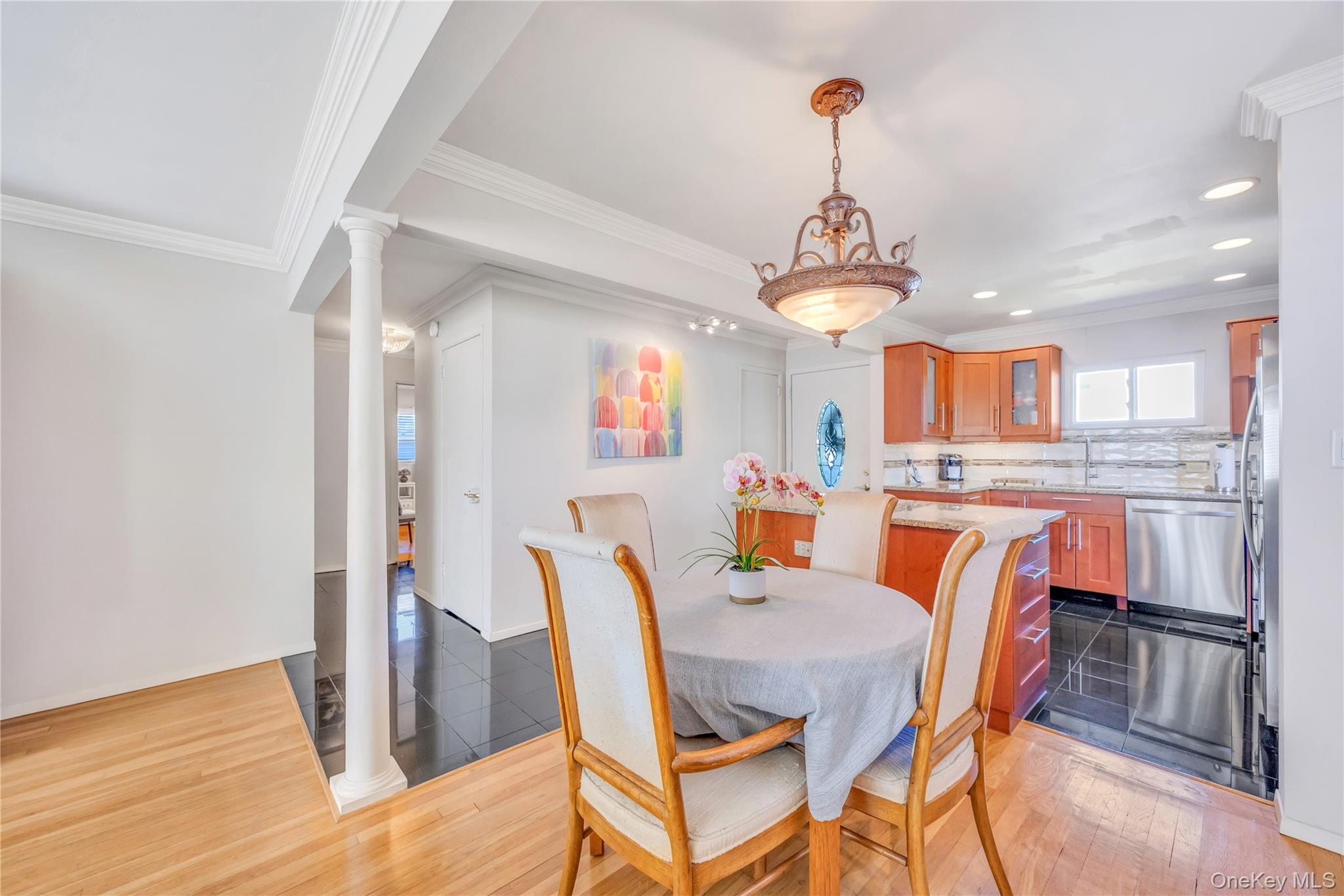 #6 photo, 10 Layton Avenue, Hicksville , NY 11801