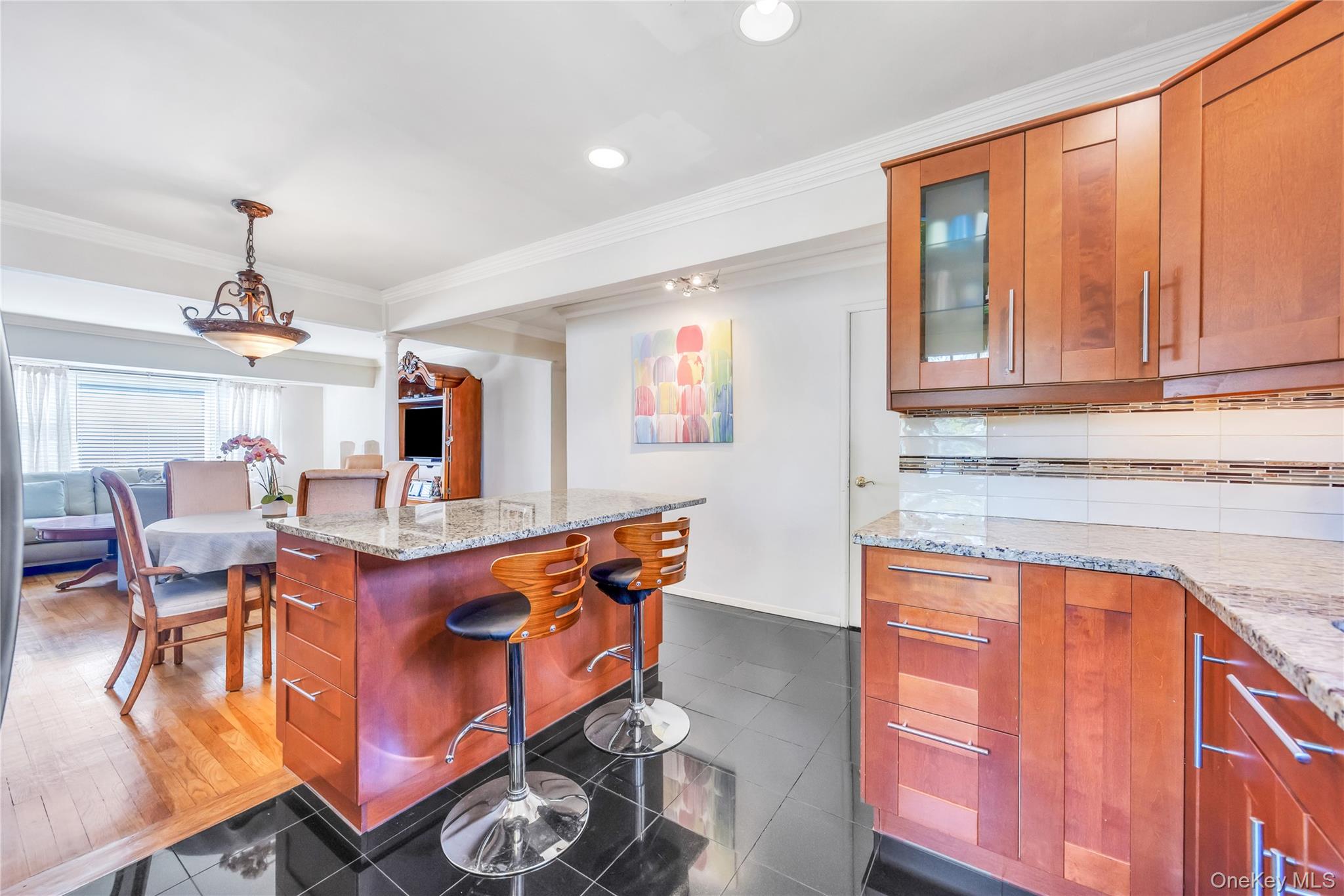 #9 photo, 10 Layton Avenue, Hicksville , NY 11801