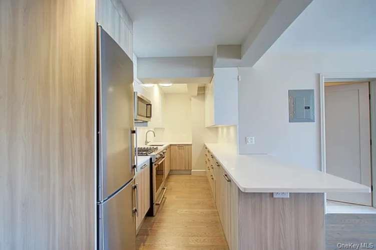 #4 photo, 107-40 Queens Boulevard, Forest Hills , NY 11375