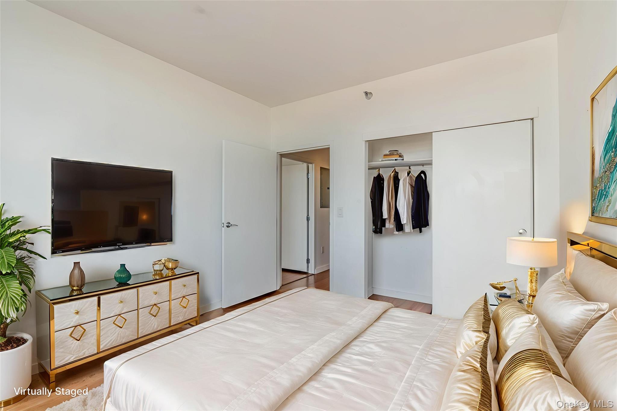 #19 photo, 40-26 college point blvd, Flushing , NY 11354