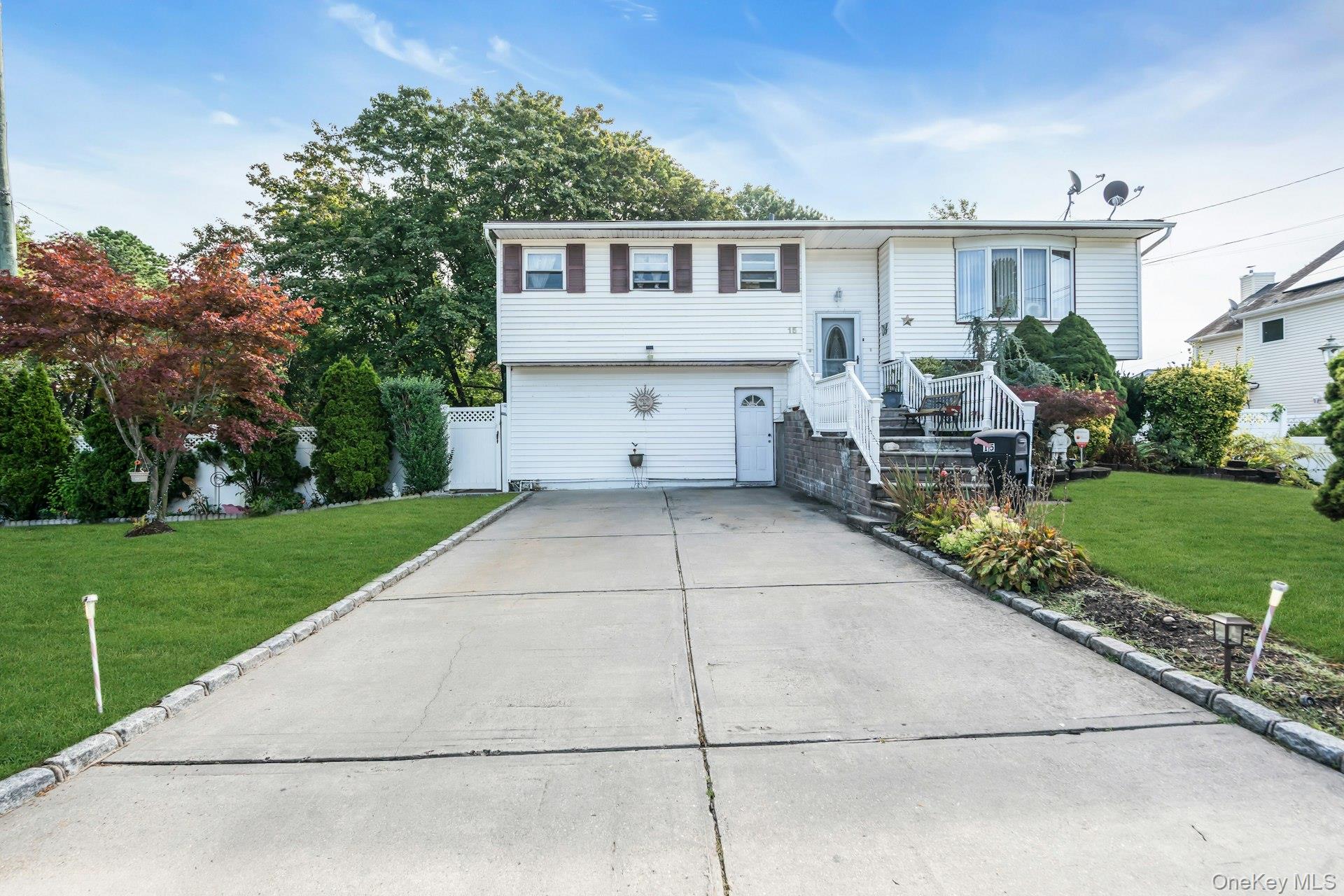 #1 photo, 15 Abbey Lane, Bay Shore , NY 11706