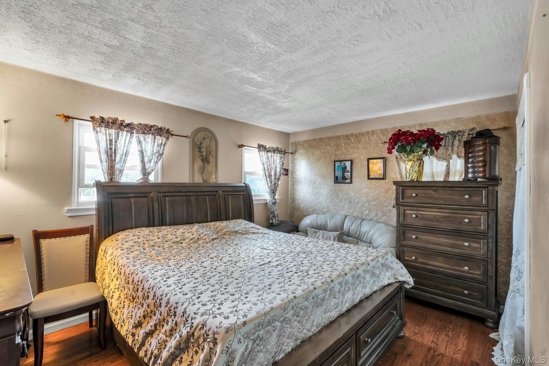 #10 photo, 15 Abbey Lane, Bay Shore , NY 11706