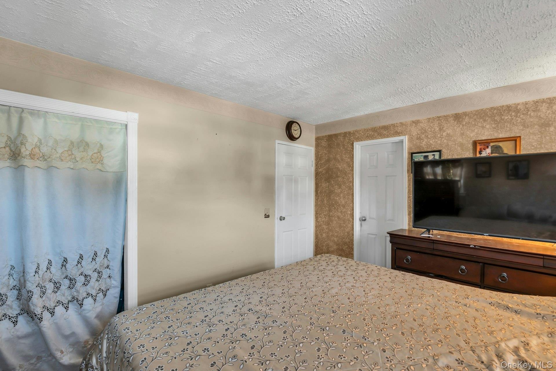 #11 photo, 15 Abbey Lane, Bay Shore , NY 11706