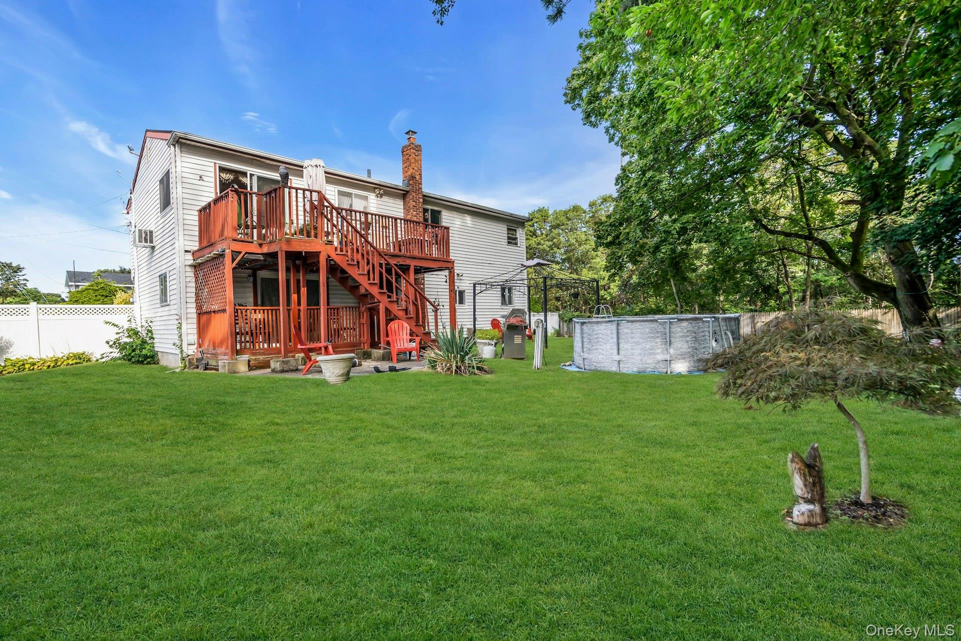 #18 photo, 15 Abbey Lane, Bay Shore , NY 11706