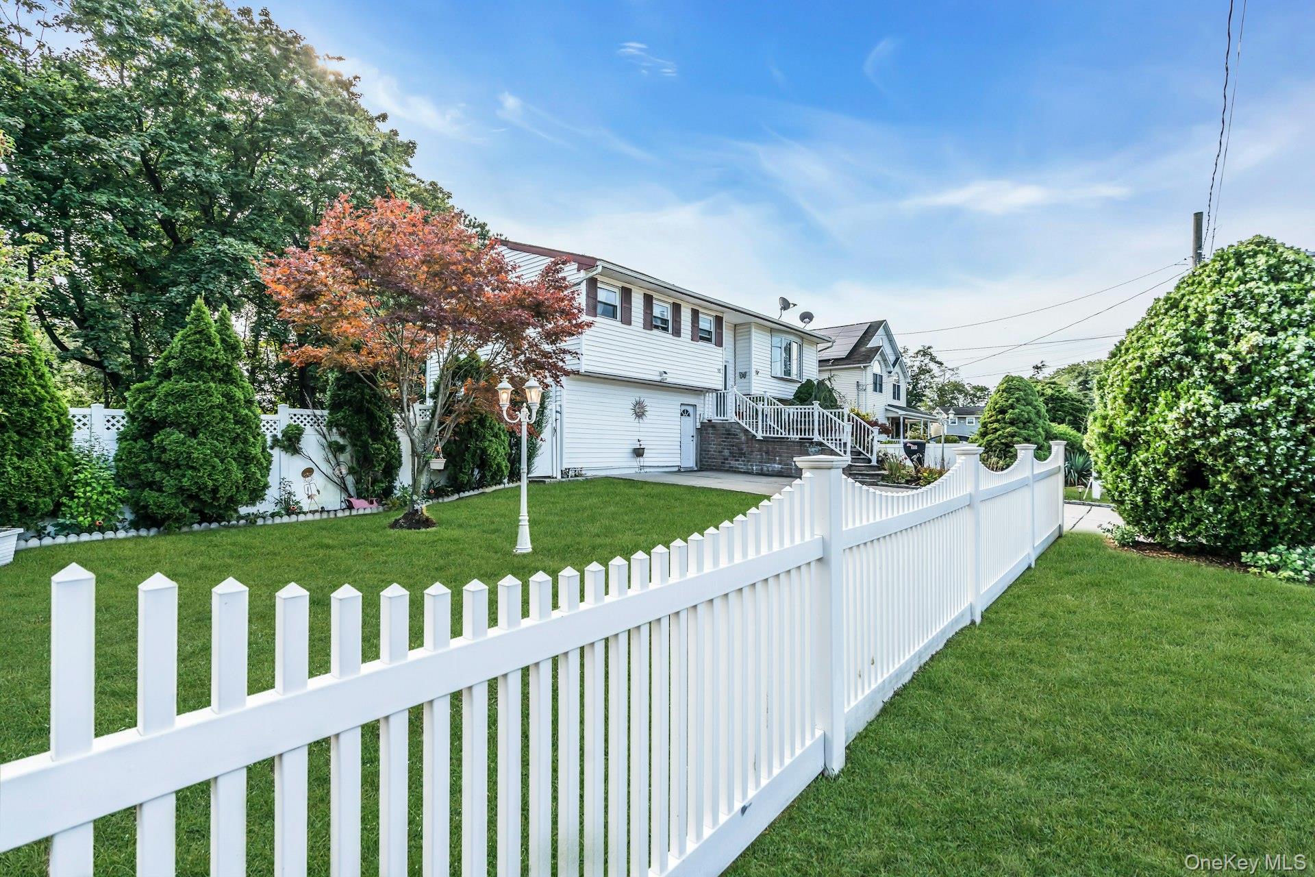 #2 photo, 15 Abbey Lane, Bay Shore , NY 11706