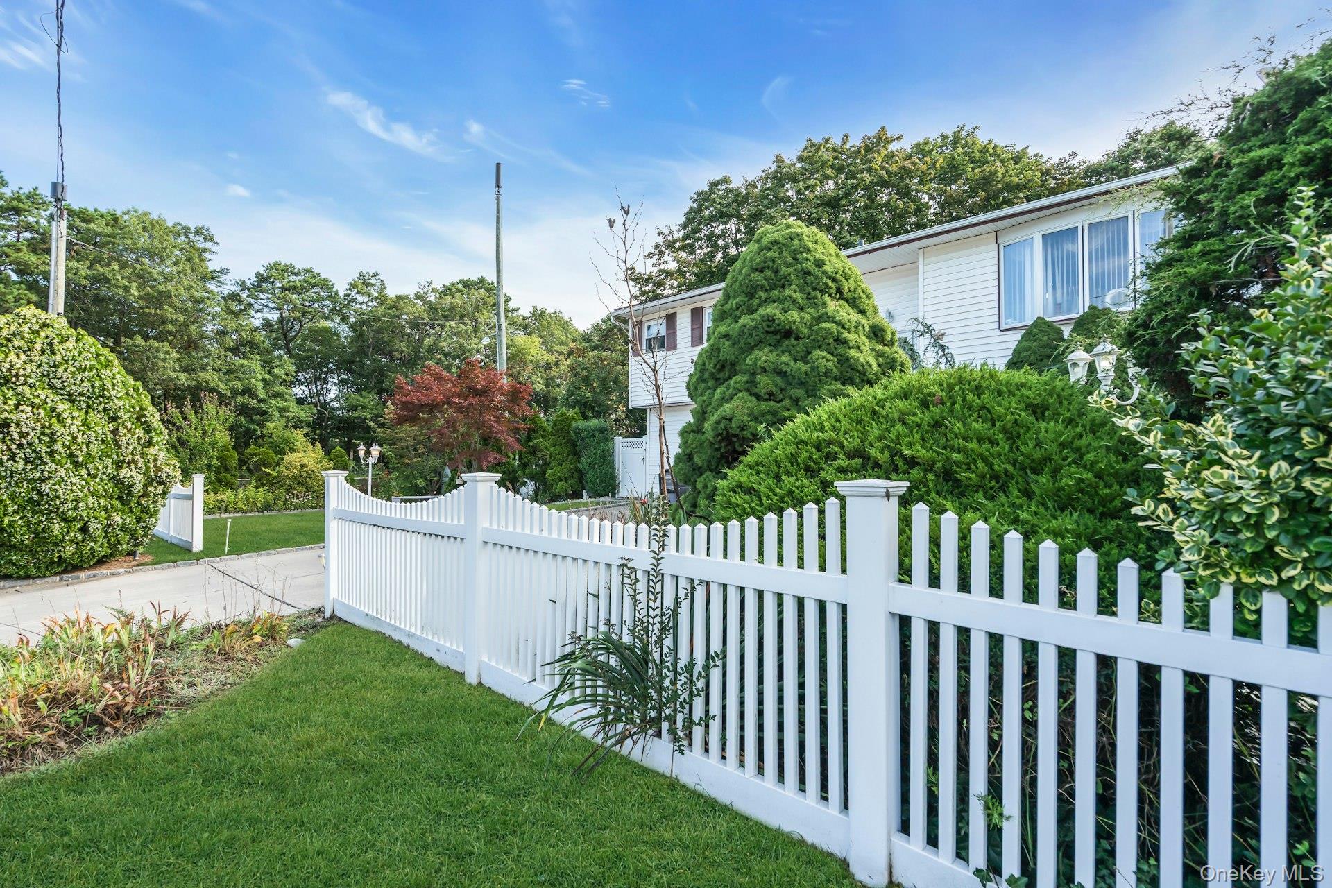 #3 photo, 15 Abbey Lane, Bay Shore , NY 11706