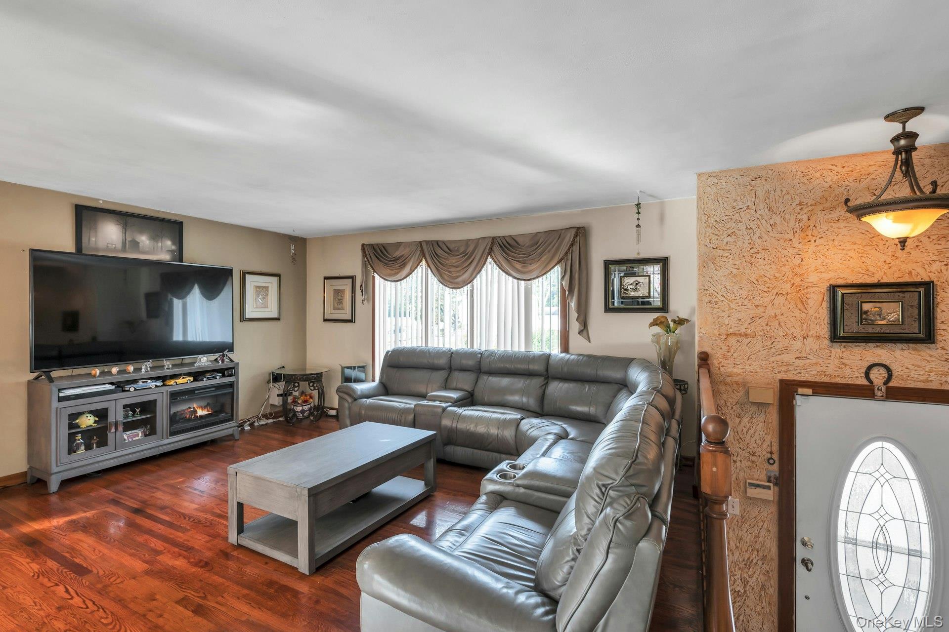 #4 photo, 15 Abbey Lane, Bay Shore , NY 11706