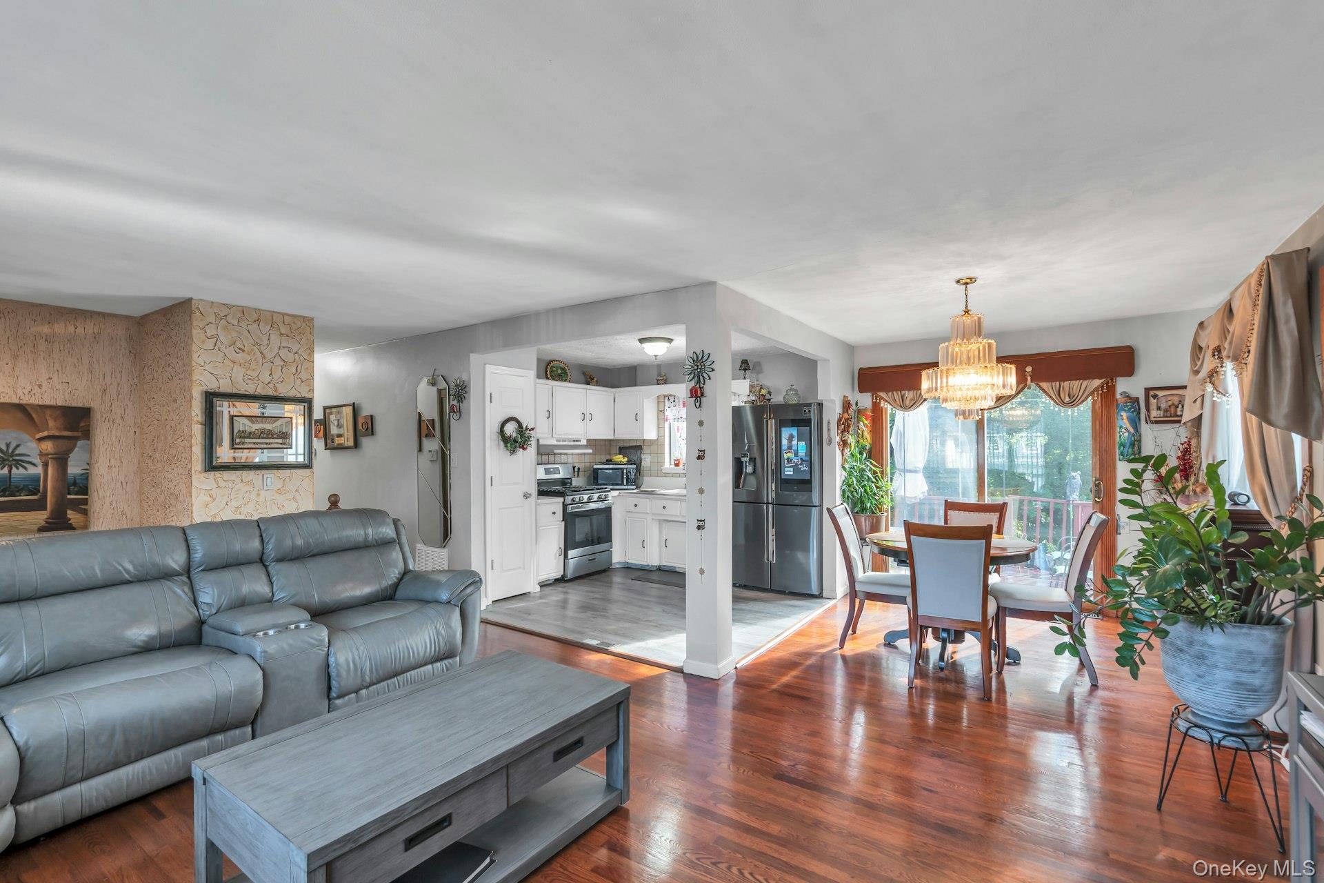 #5 photo, 15 Abbey Lane, Bay Shore , NY 11706