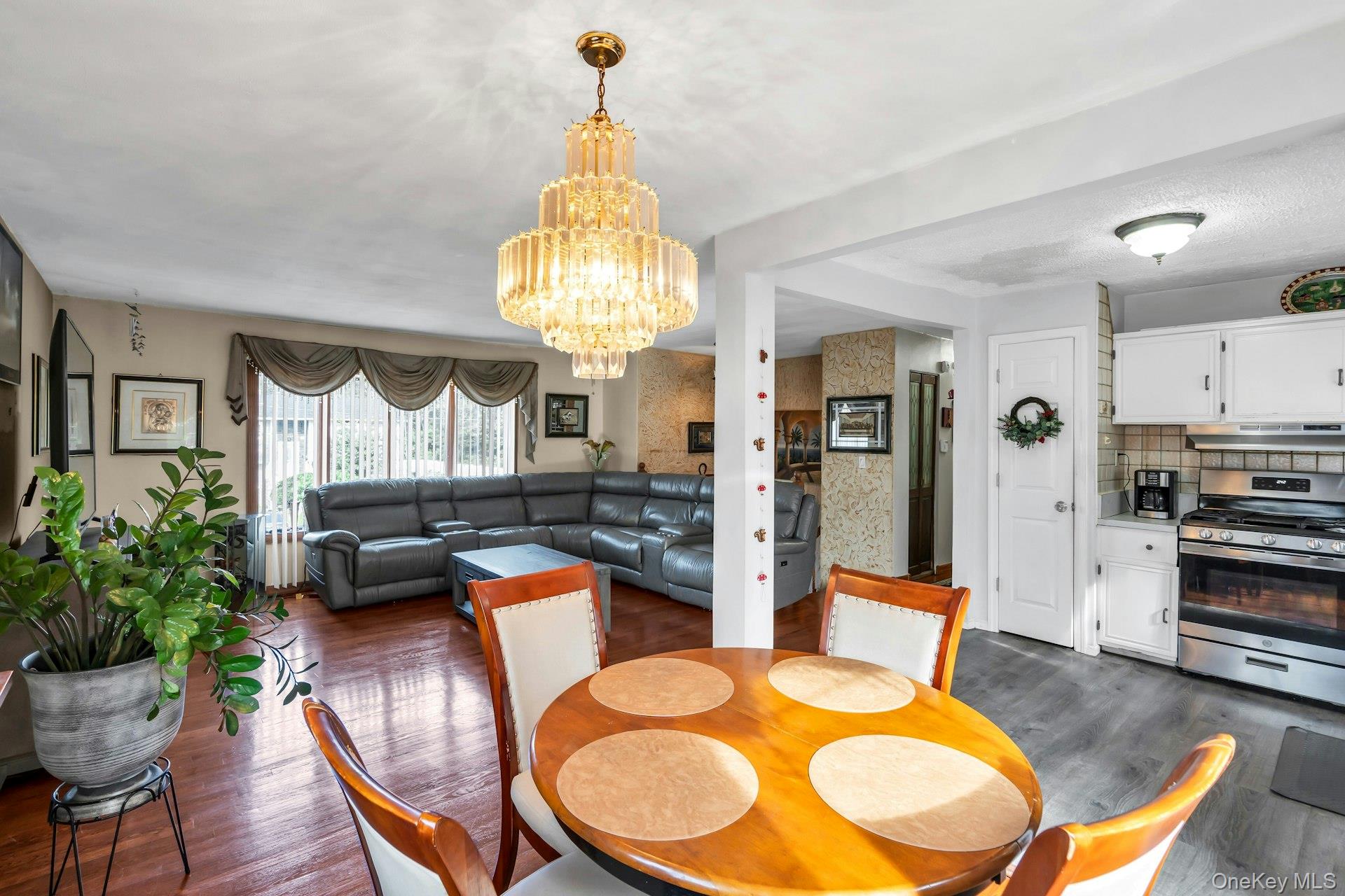 #7 photo, 15 Abbey Lane, Bay Shore , NY 11706